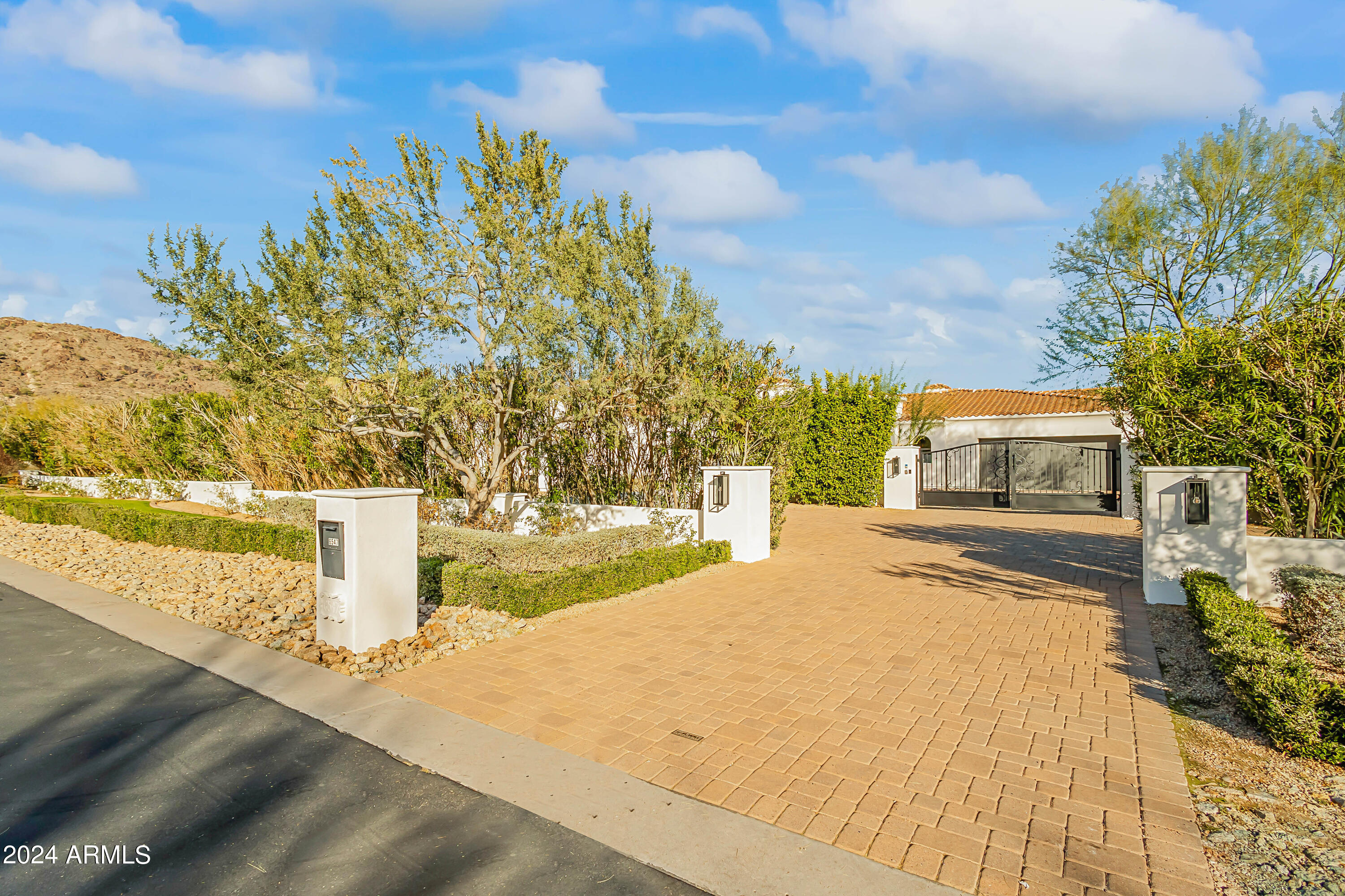 MOUNTAIN VIEW - Residential