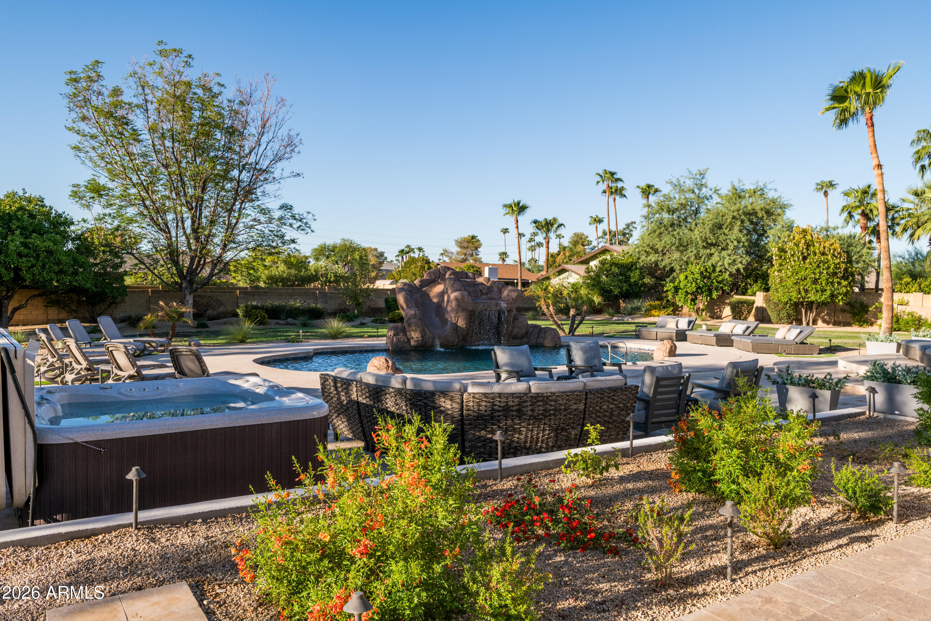 LA TIERRA ESTATES AMD - Residential