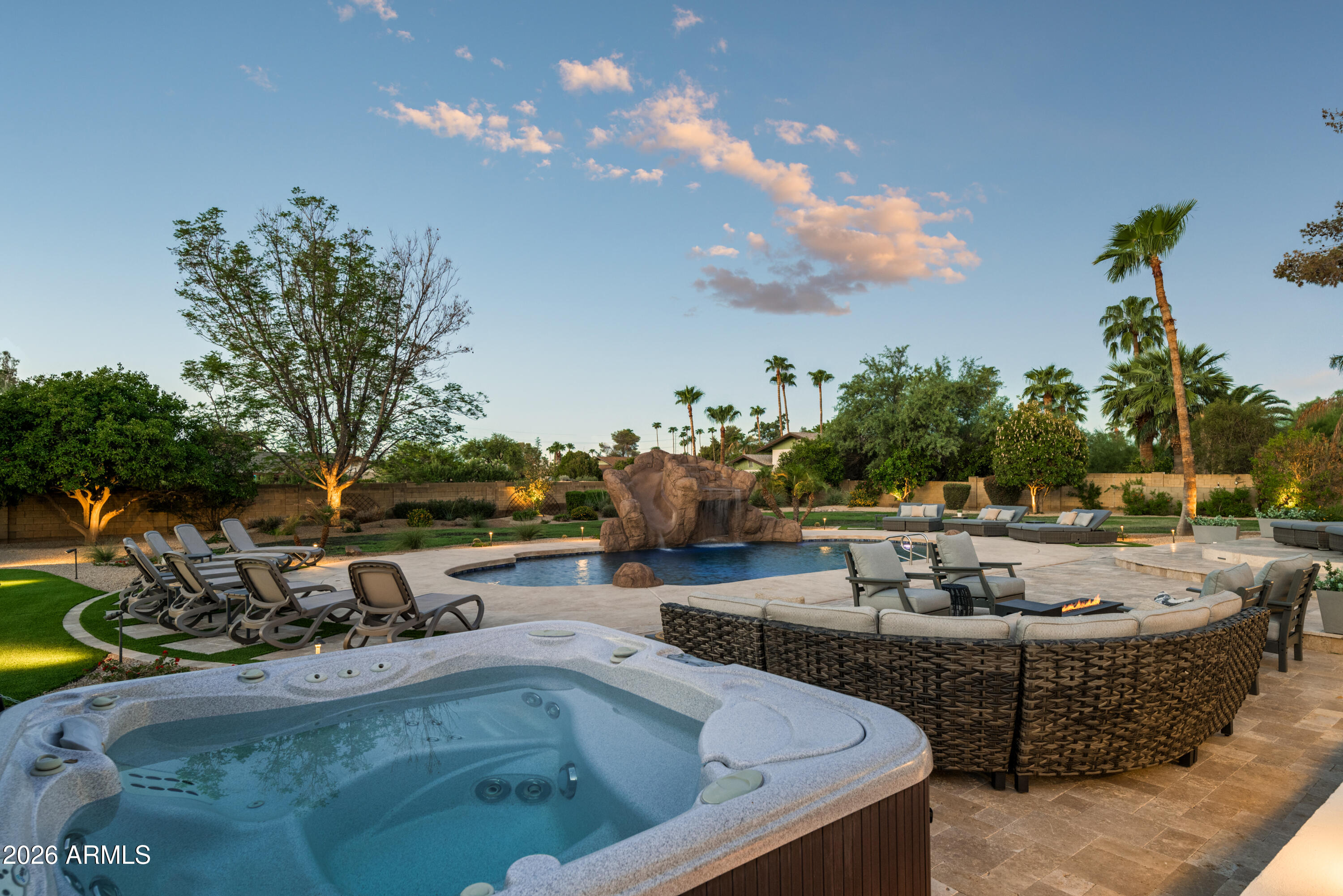 LA TIERRA ESTATES AMD - Residential