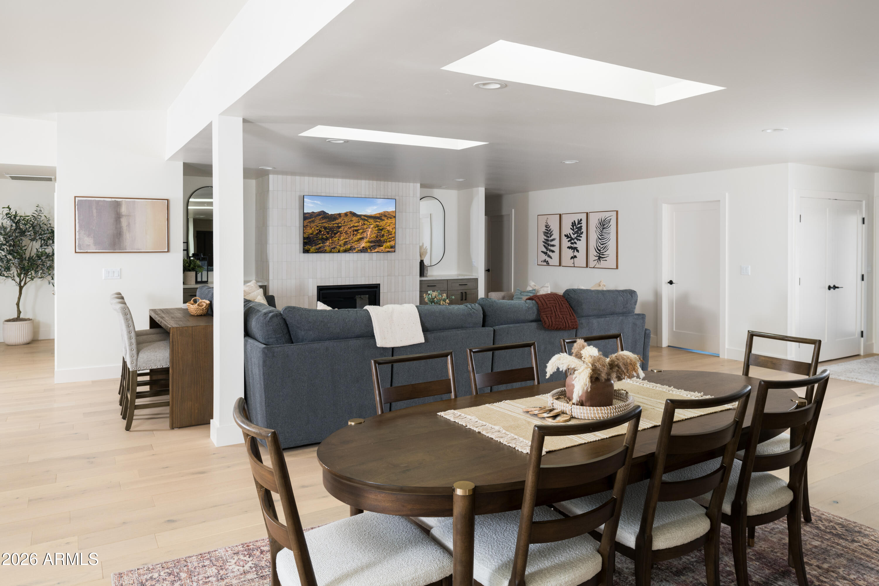 LA TIERRA ESTATES AMD - Residential