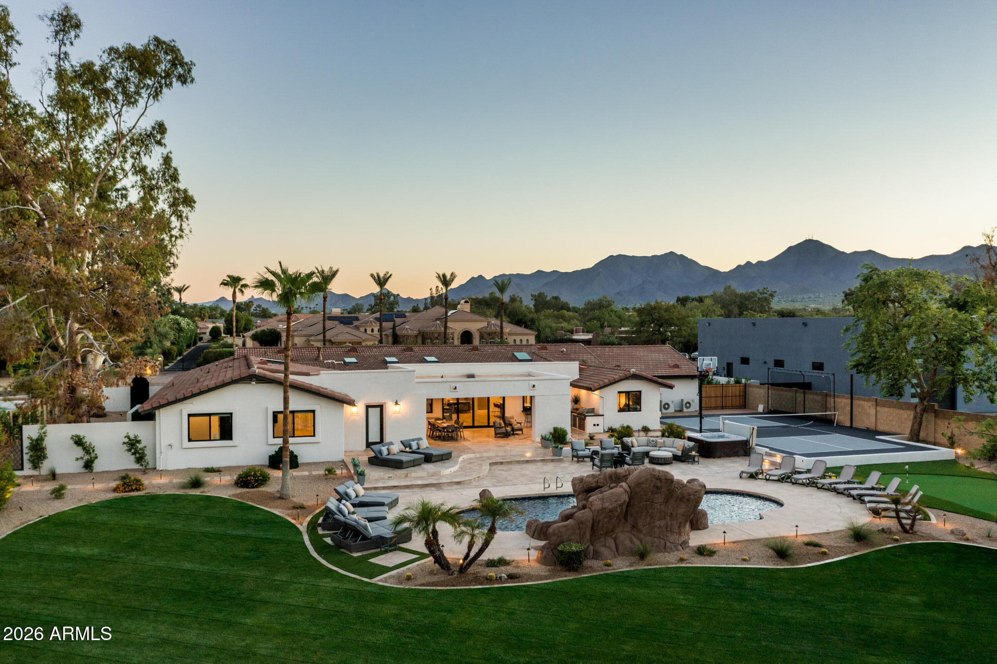 LA TIERRA ESTATES AMD - Residential