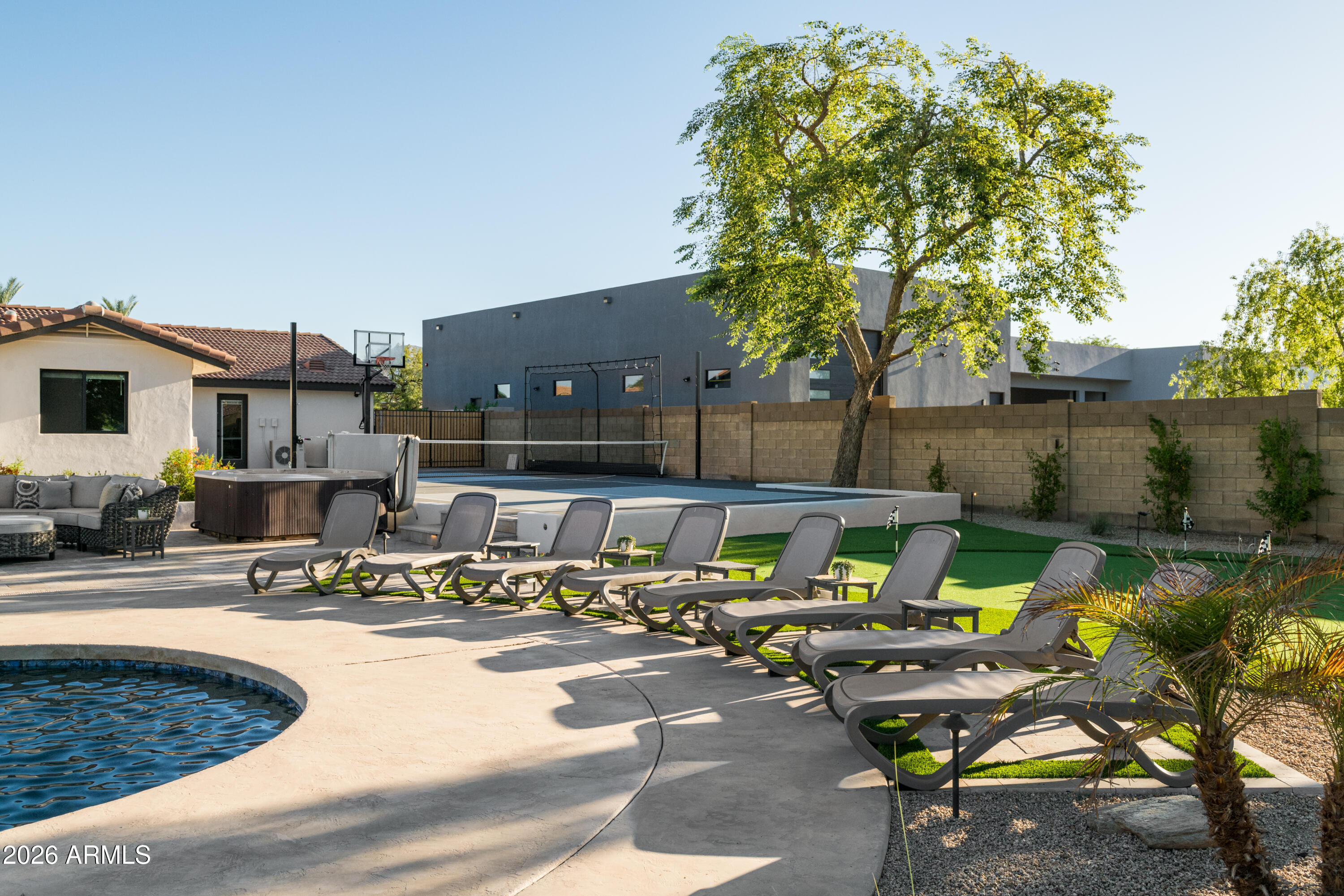 LA TIERRA ESTATES AMD - Residential