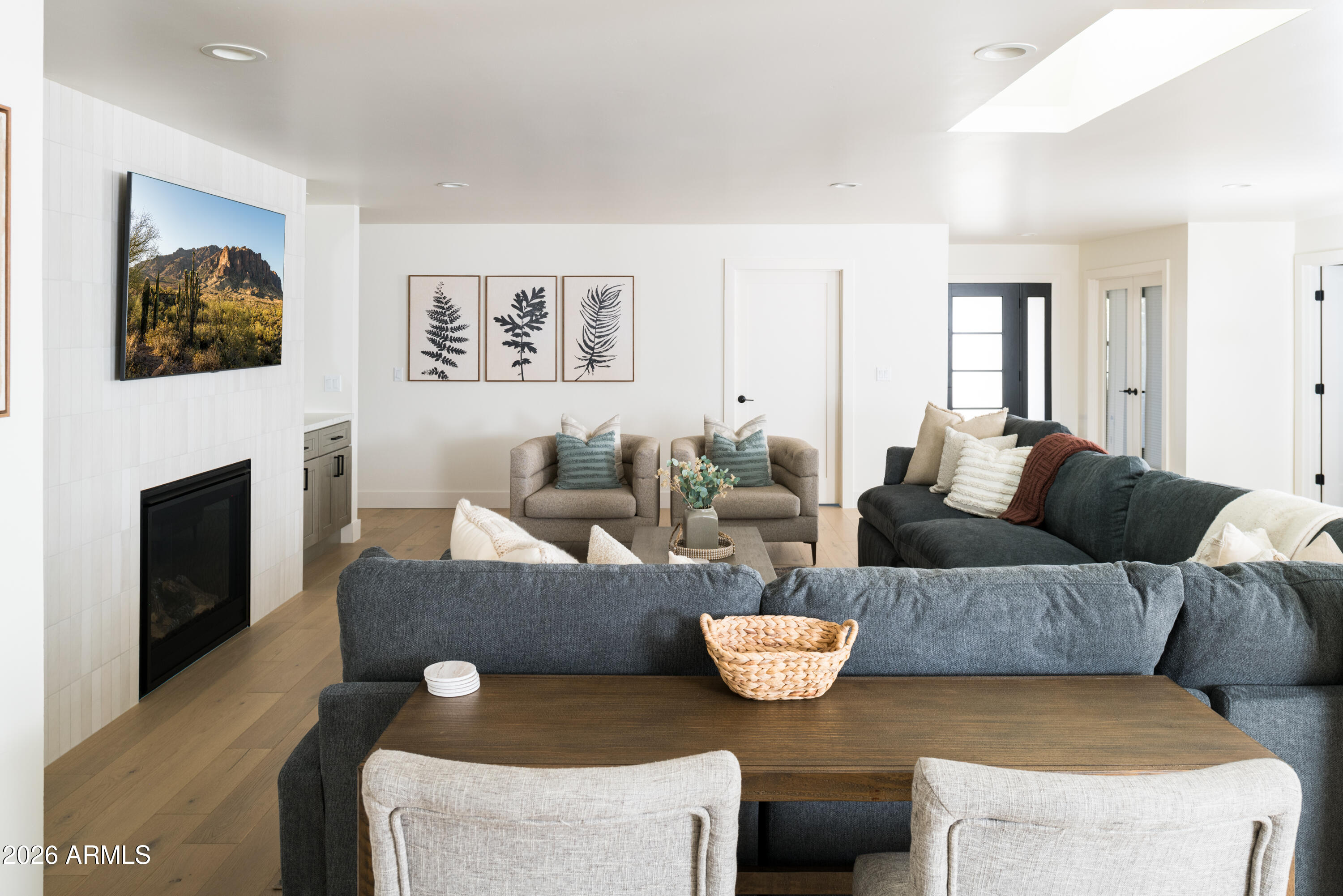 LA TIERRA ESTATES AMD - Residential