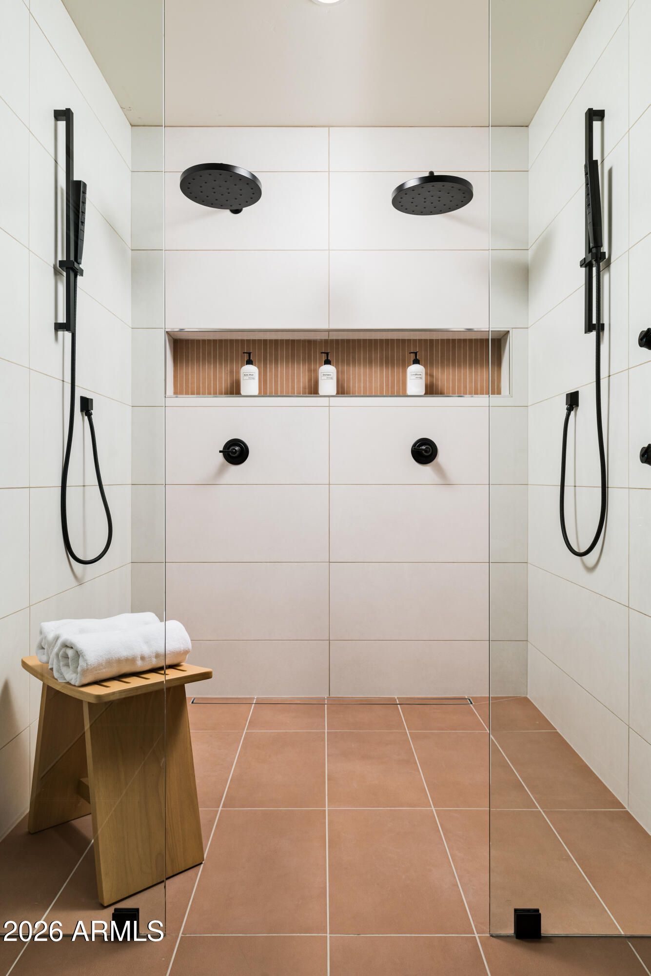LA TIERRA ESTATES AMD - Residential