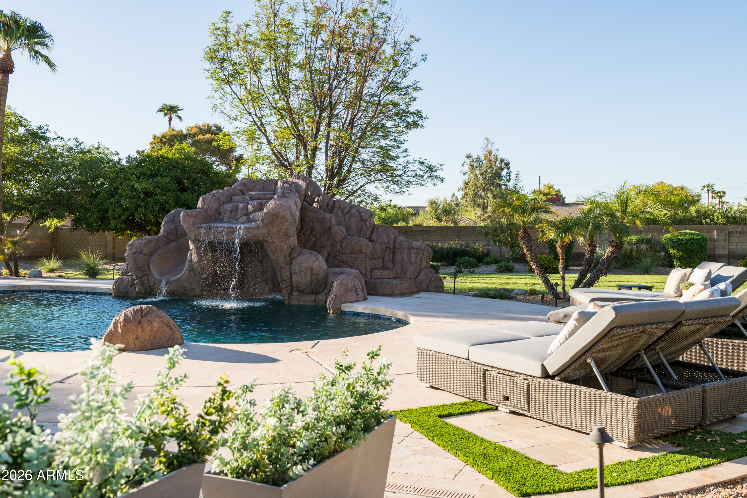 LA TIERRA ESTATES AMD - Residential