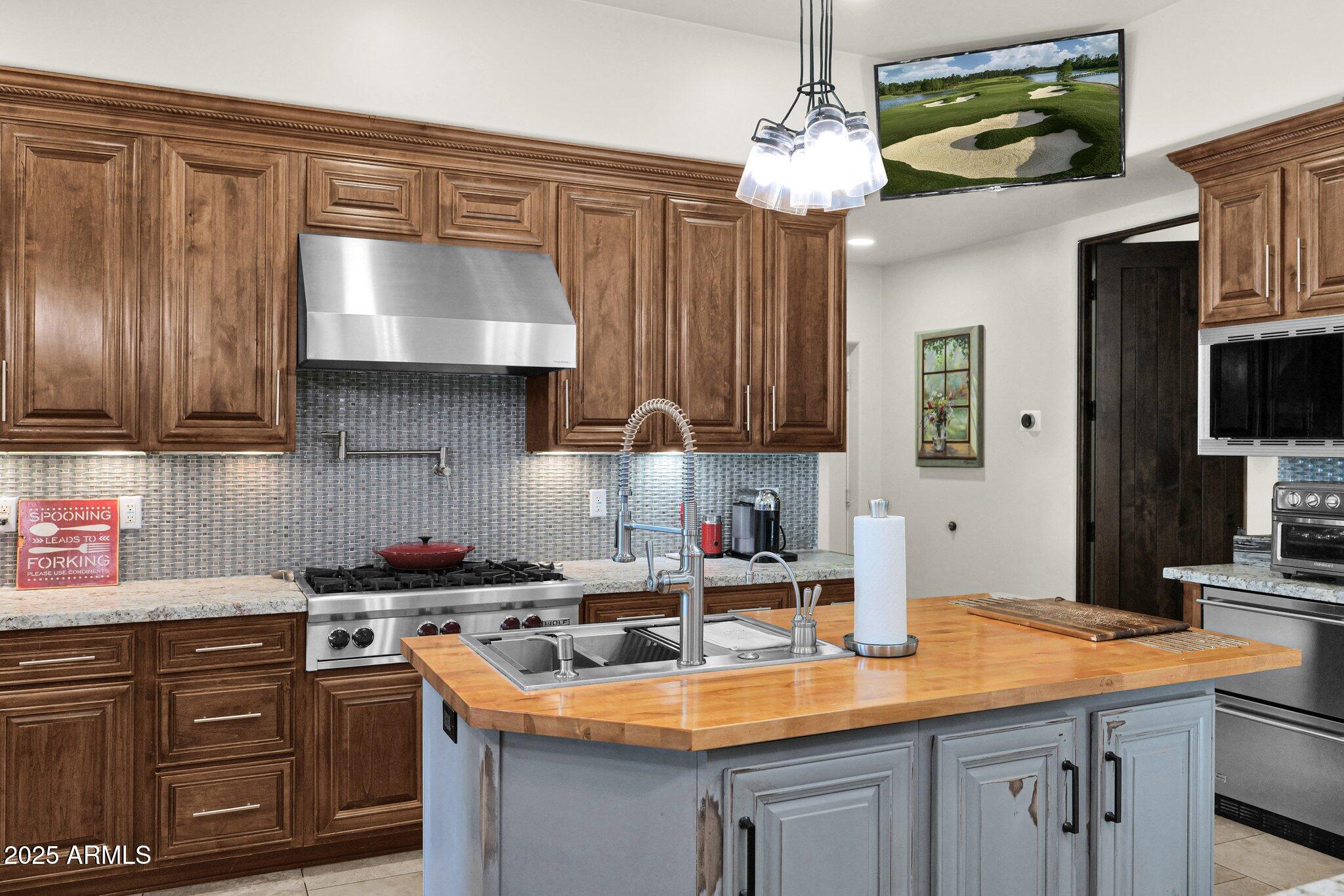 DESERT ESTATES 1 LOTS 1-4, 21-24 - Residential