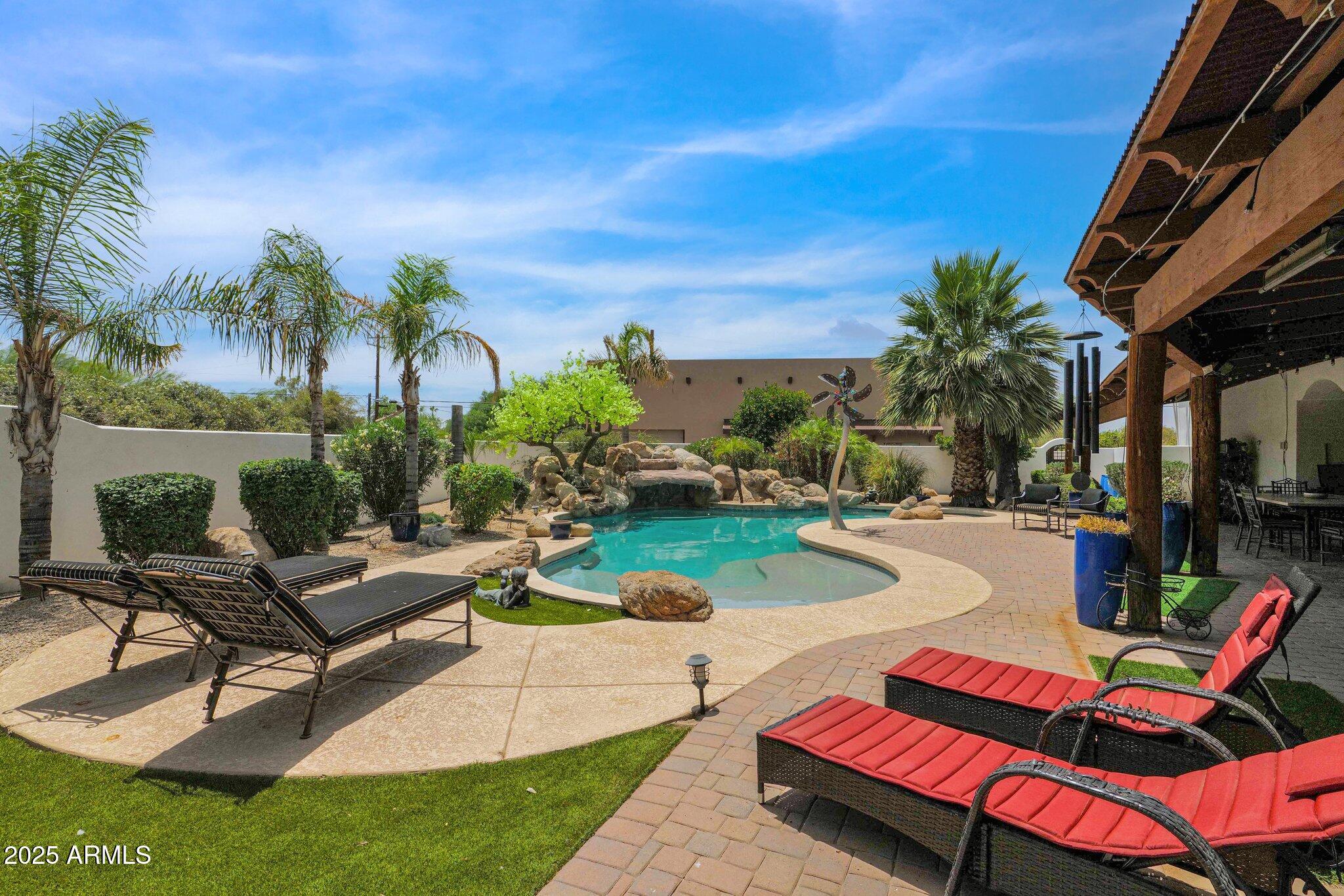 DESERT ESTATES 1 LOTS 1-4, 21-24 - Residential