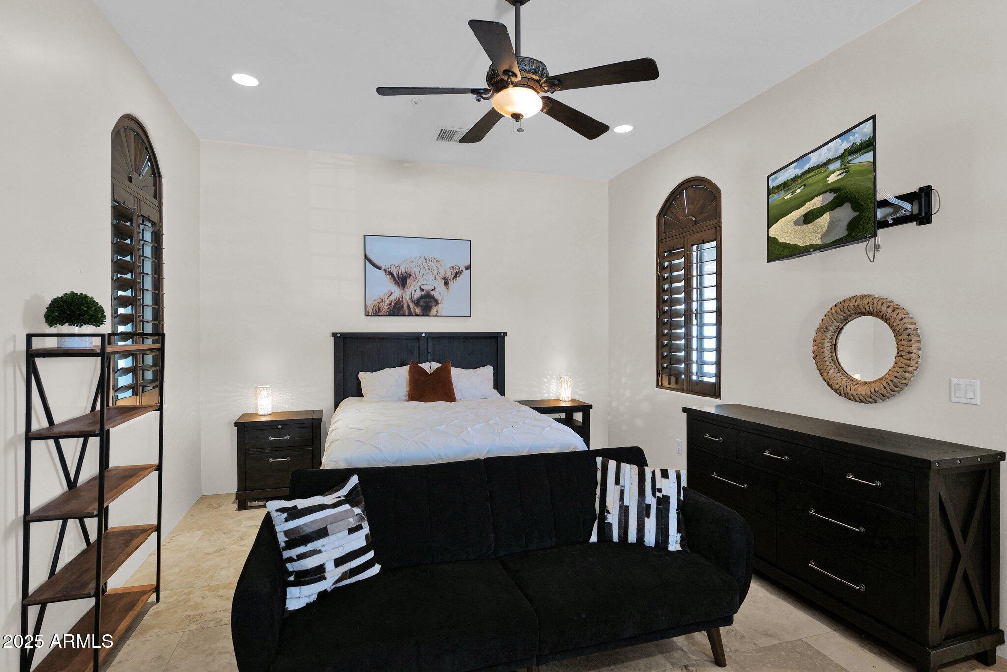 DESERT ESTATES 1 LOTS 1-4, 21-24 - Residential