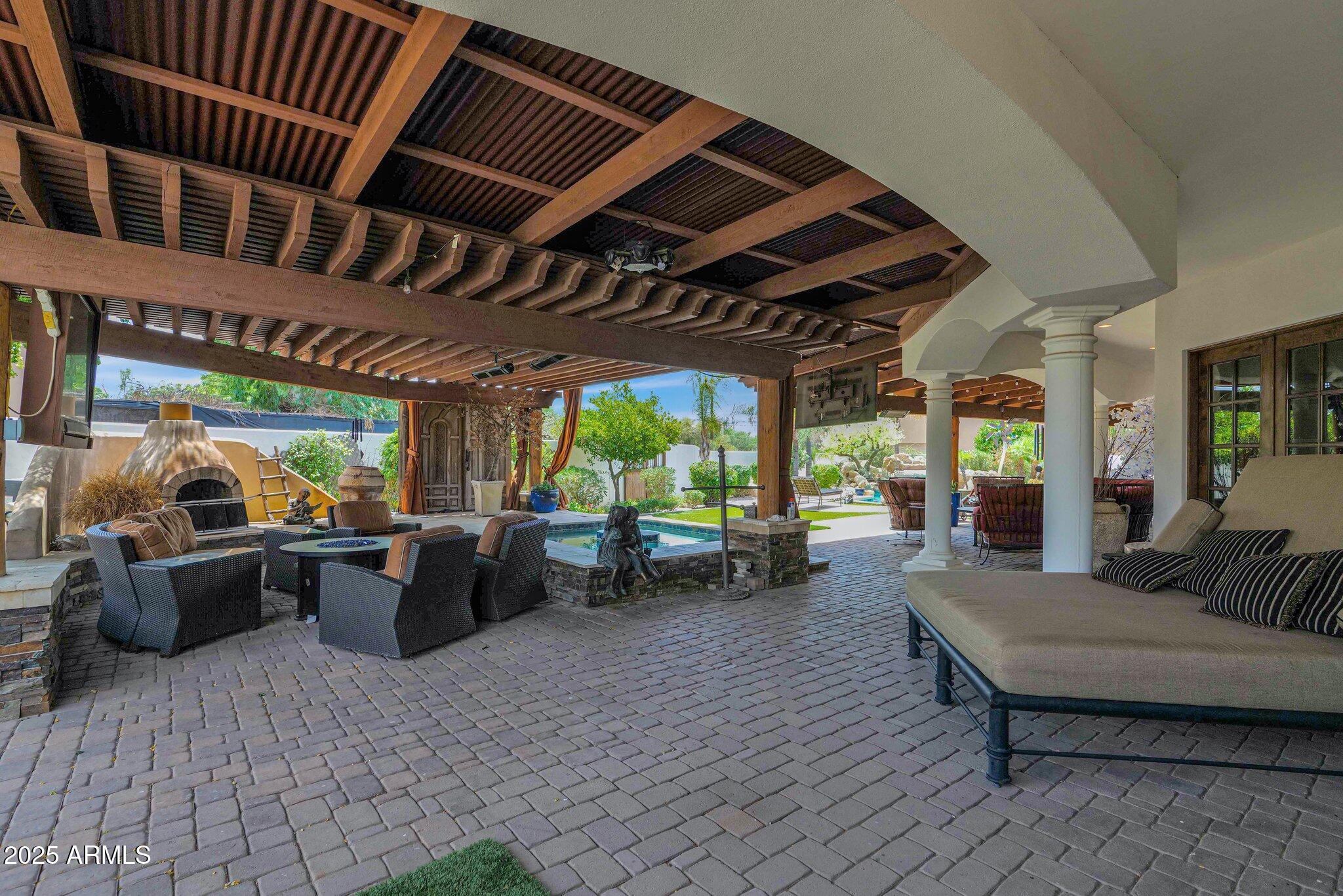 DESERT ESTATES 1 LOTS 1-4, 21-24 - Residential
