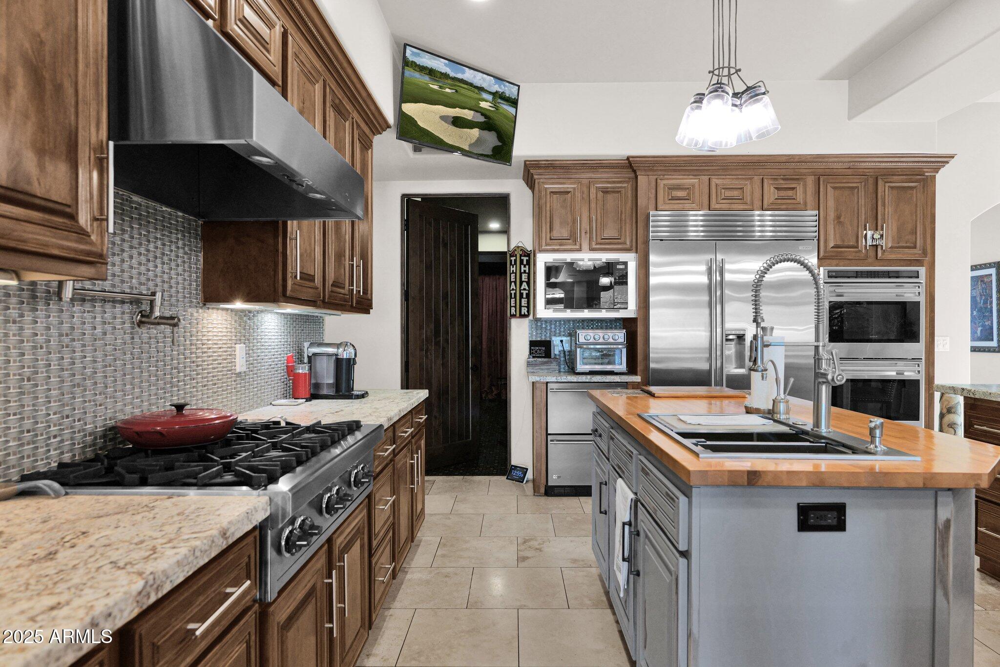DESERT ESTATES 1 LOTS 1-4, 21-24 - Residential