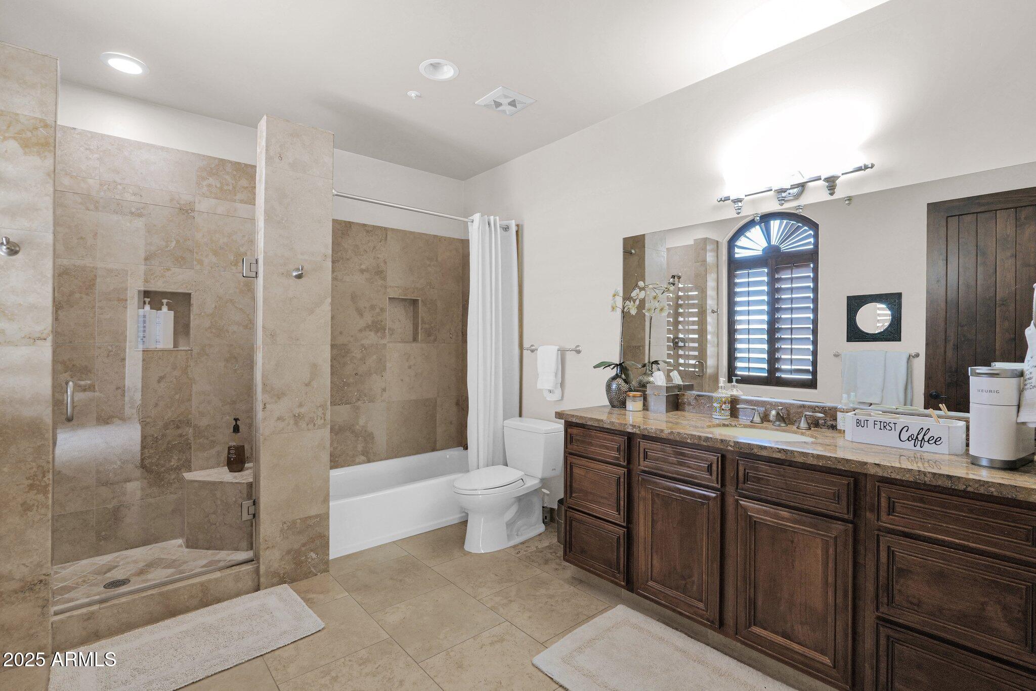DESERT ESTATES 1 LOTS 1-4, 21-24 - Residential