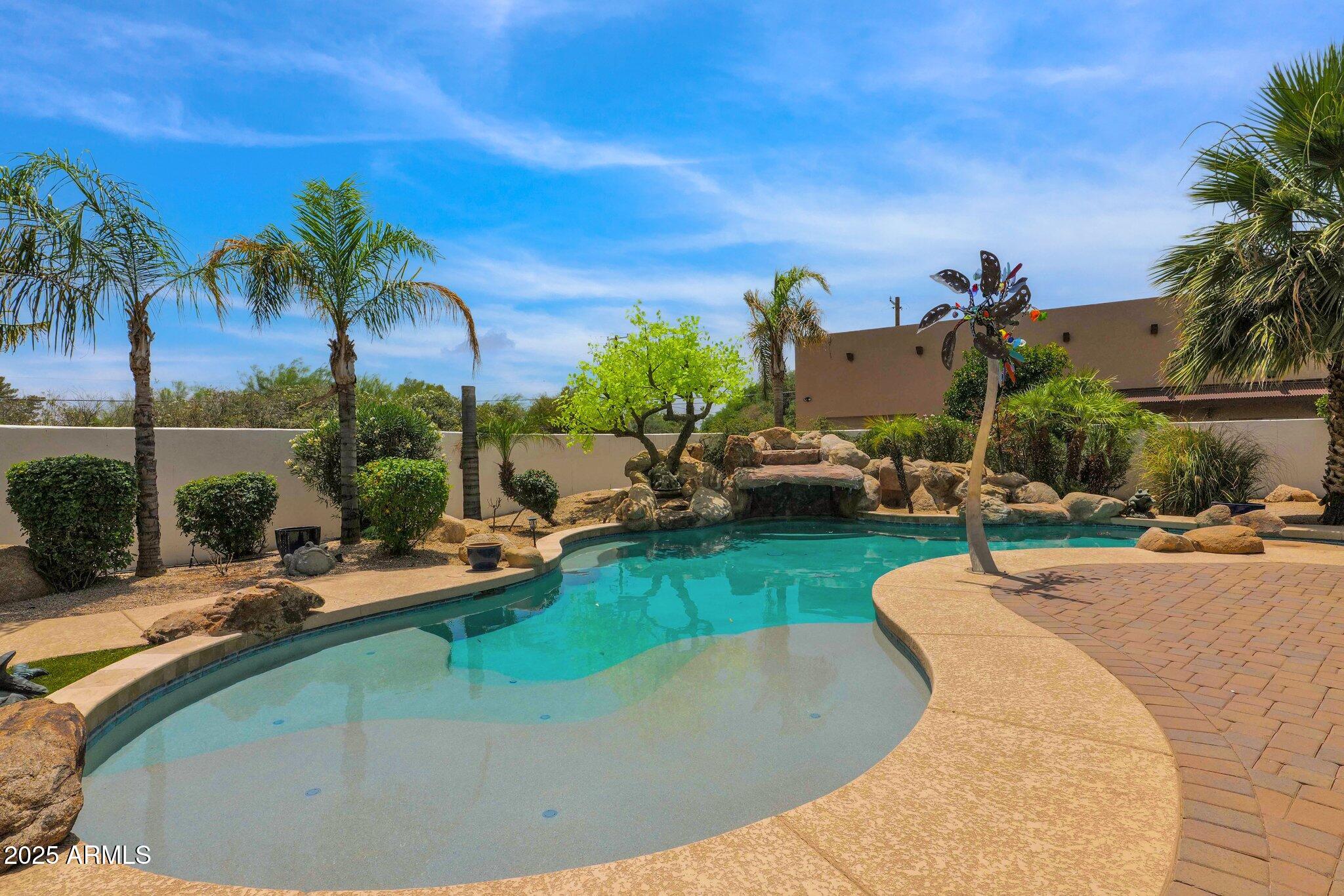 DESERT ESTATES 1 LOTS 1-4, 21-24 - Residential