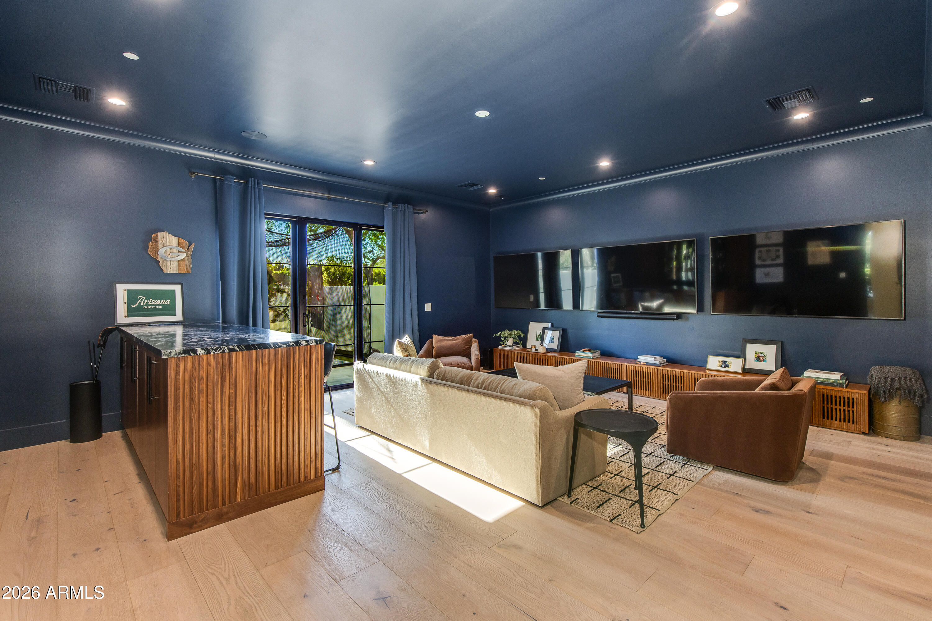 CASA DE CAMELBACK - Residential
