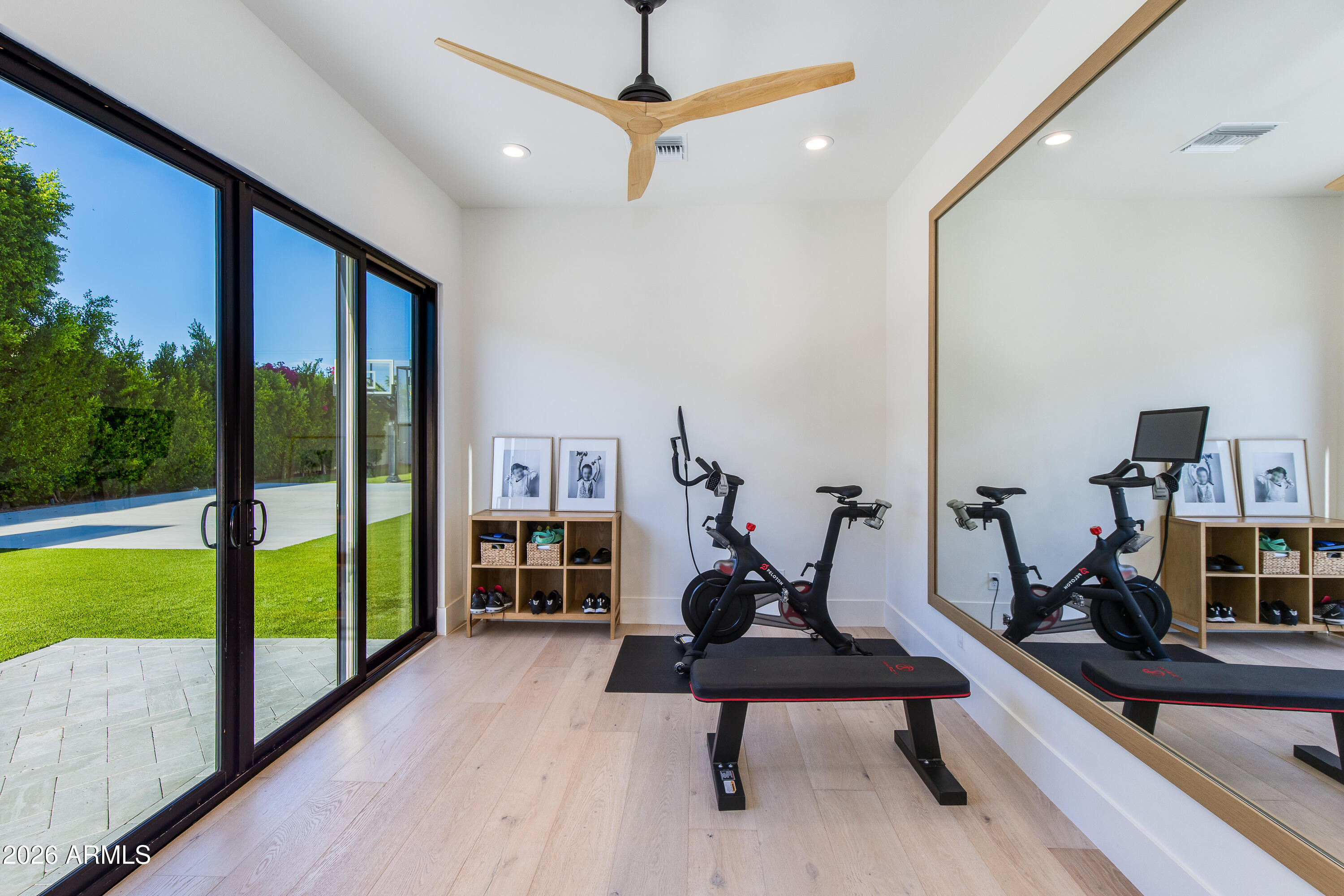CASA DE CAMELBACK - Residential