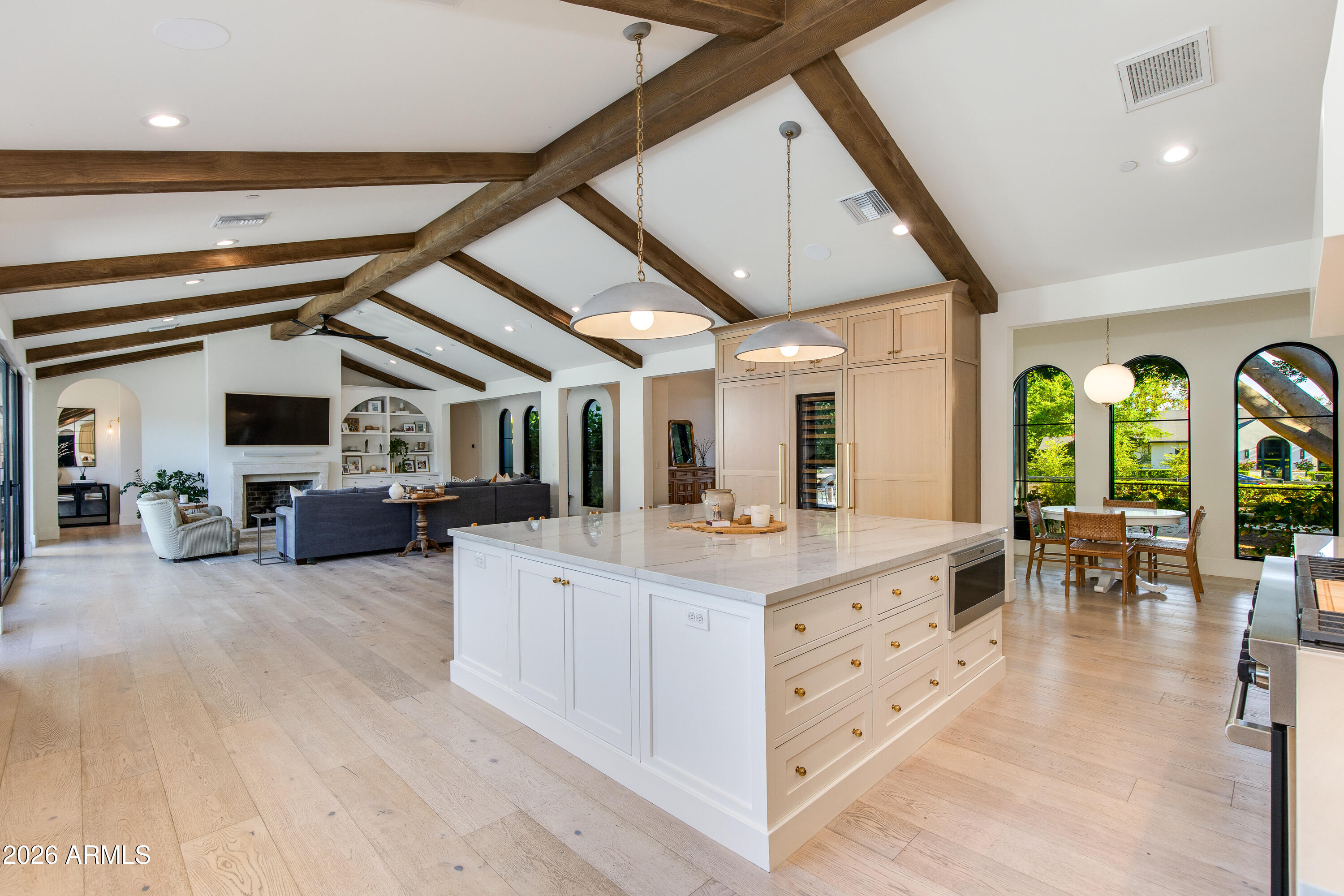 CASA DE CAMELBACK - Residential