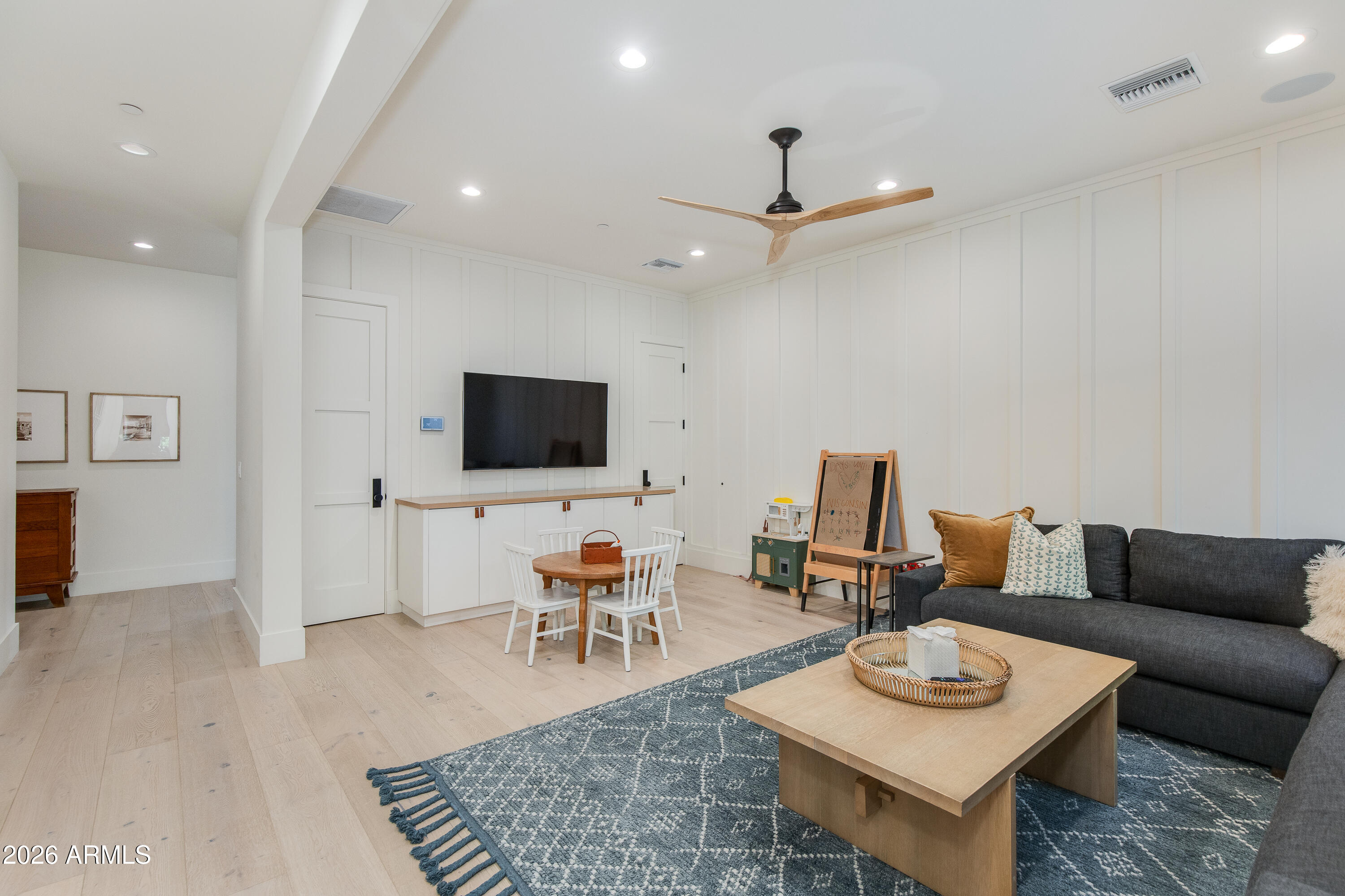 CASA DE CAMELBACK - Residential