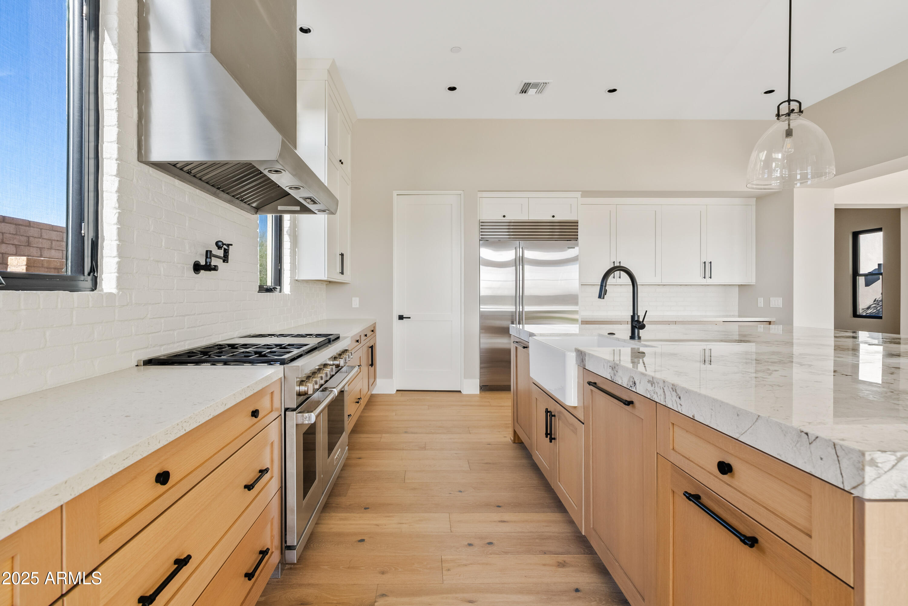 WHITE HORSE - Residential