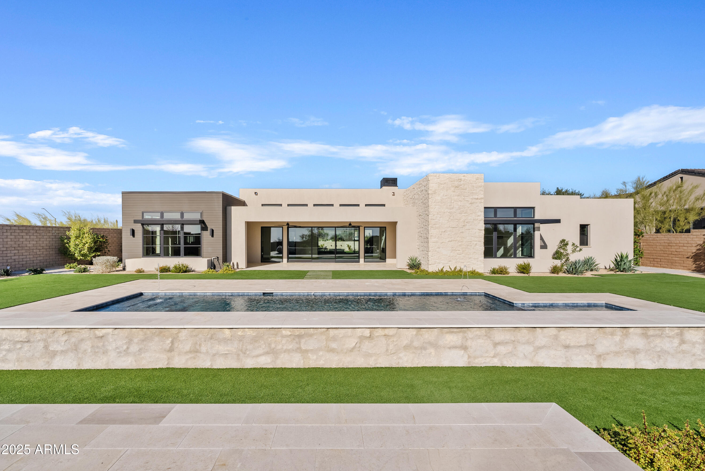 WHITE HORSE - Residential