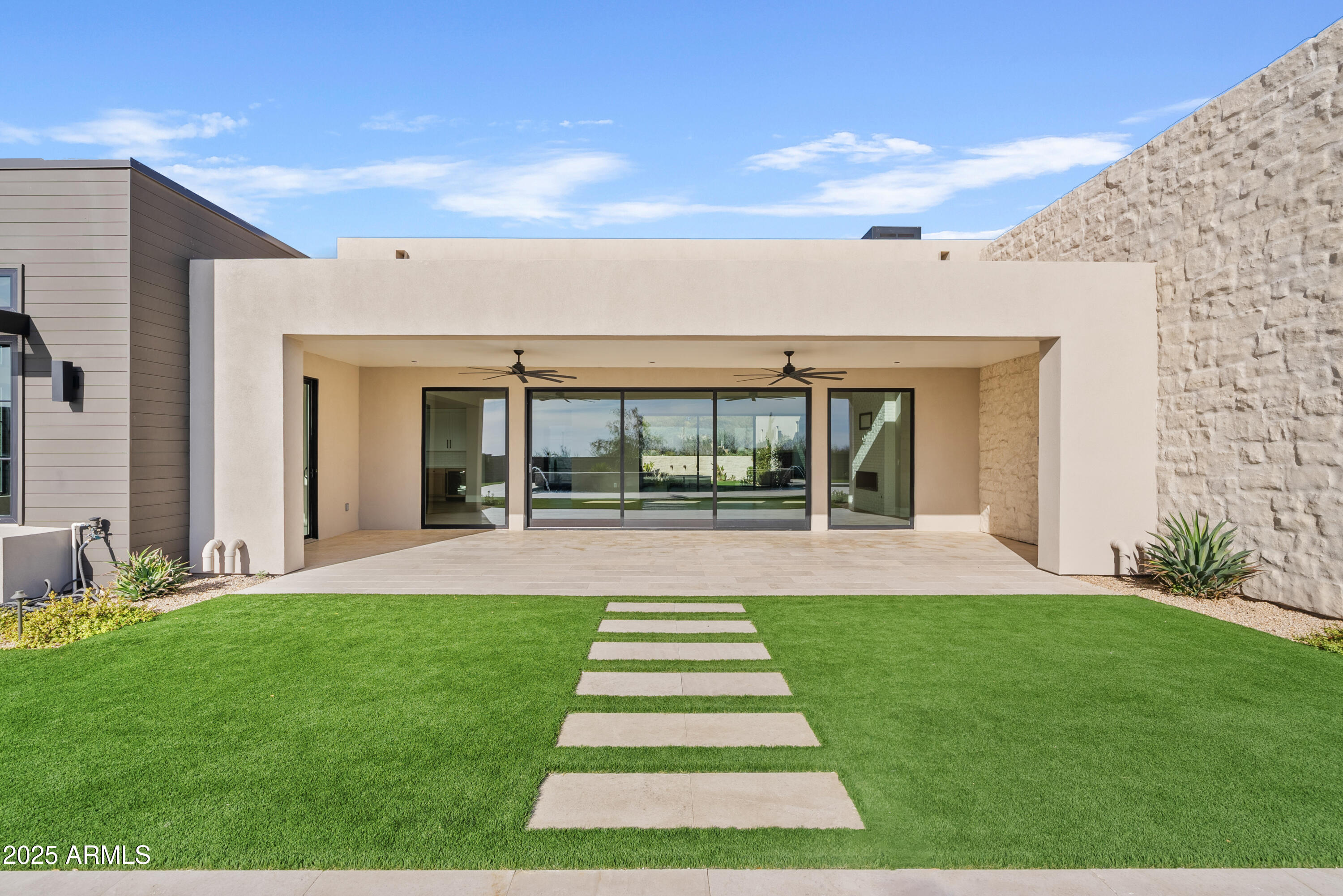WHITE HORSE - Residential