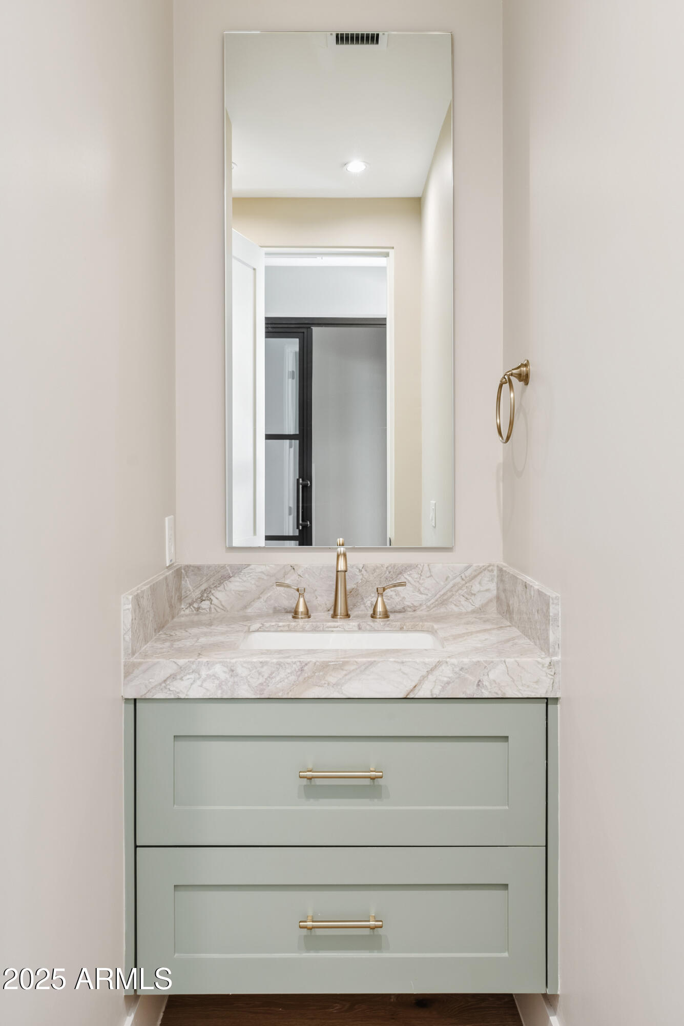 WHITE HORSE - Residential