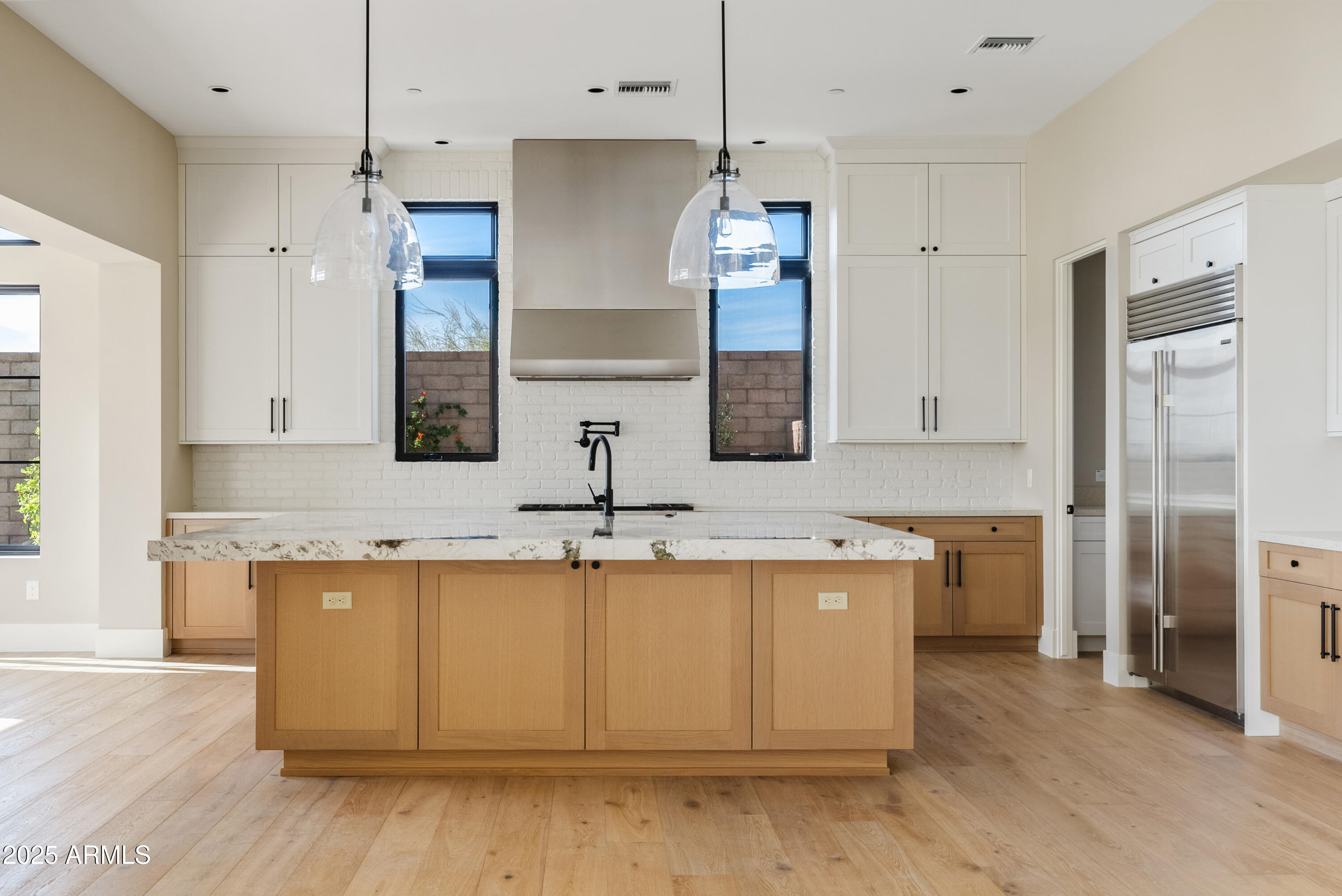 WHITE HORSE - Residential