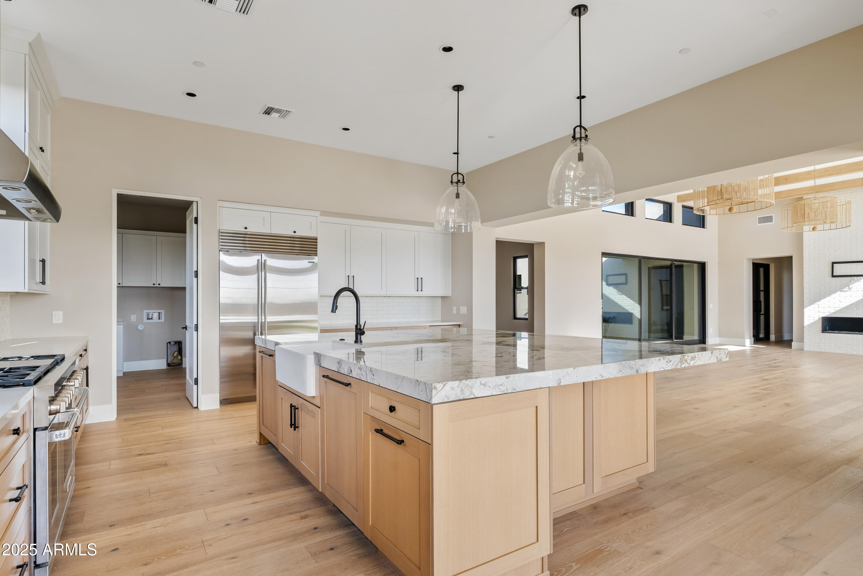 WHITE HORSE - Residential