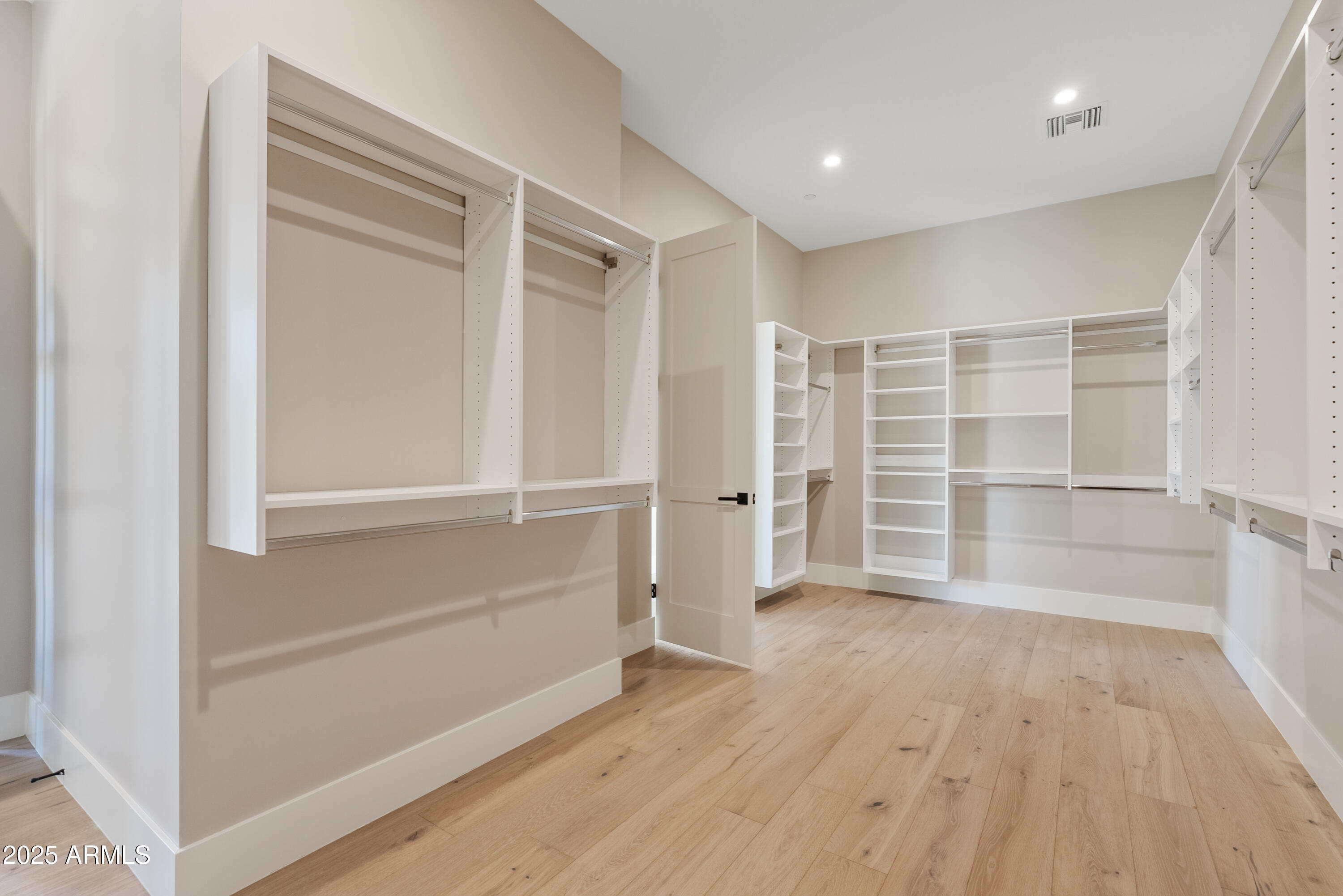 WHITE HORSE - Residential