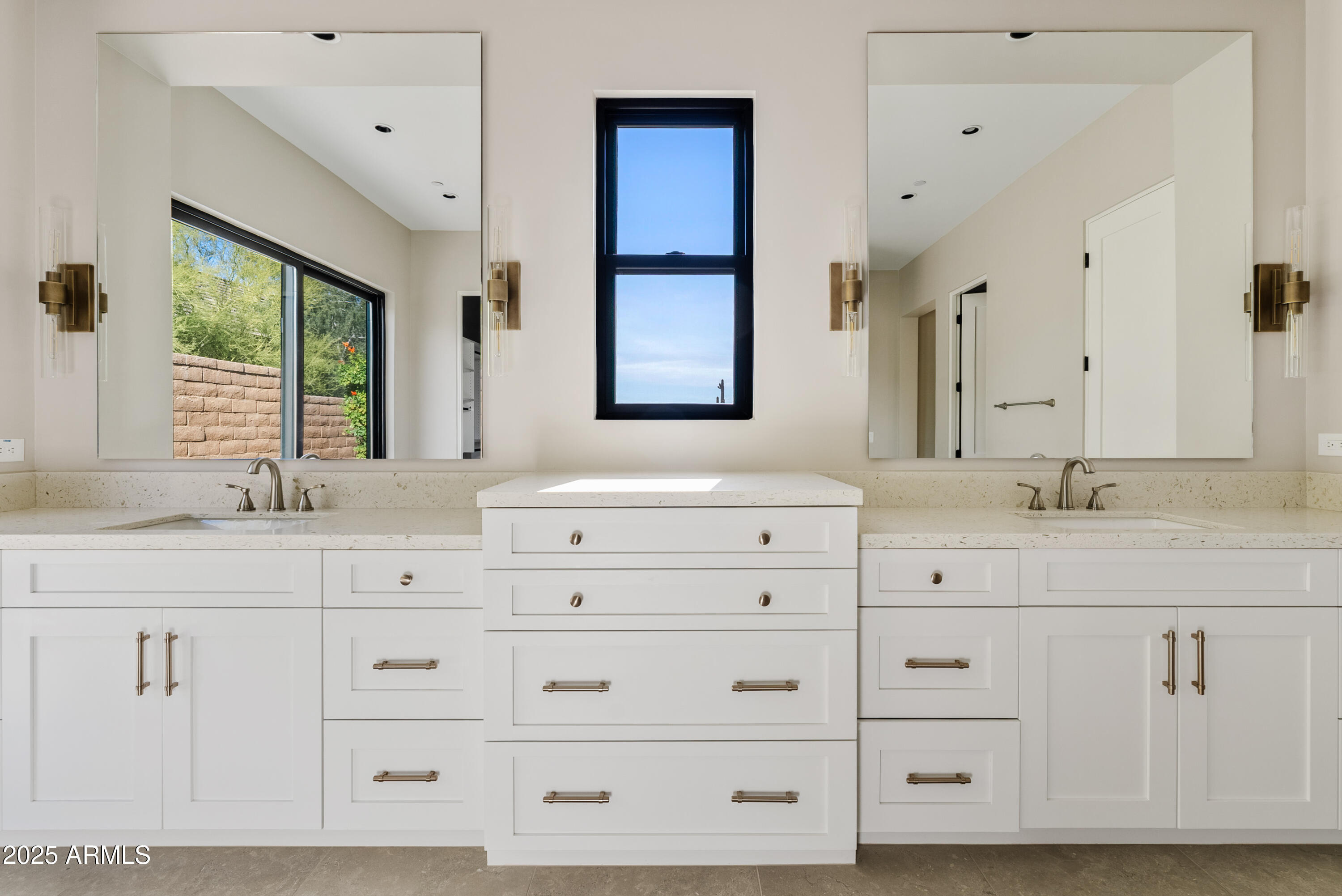 WHITE HORSE - Residential
