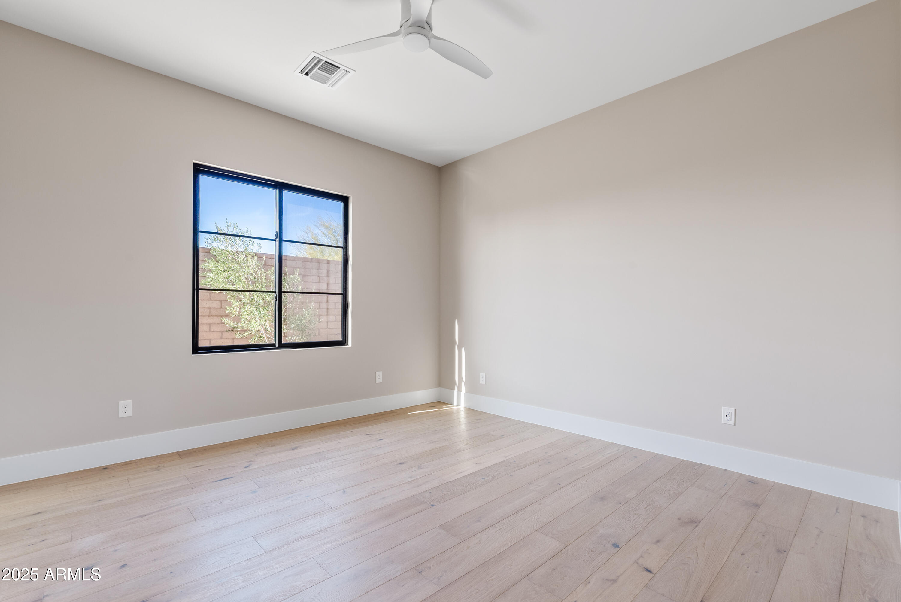 WHITE HORSE - Residential