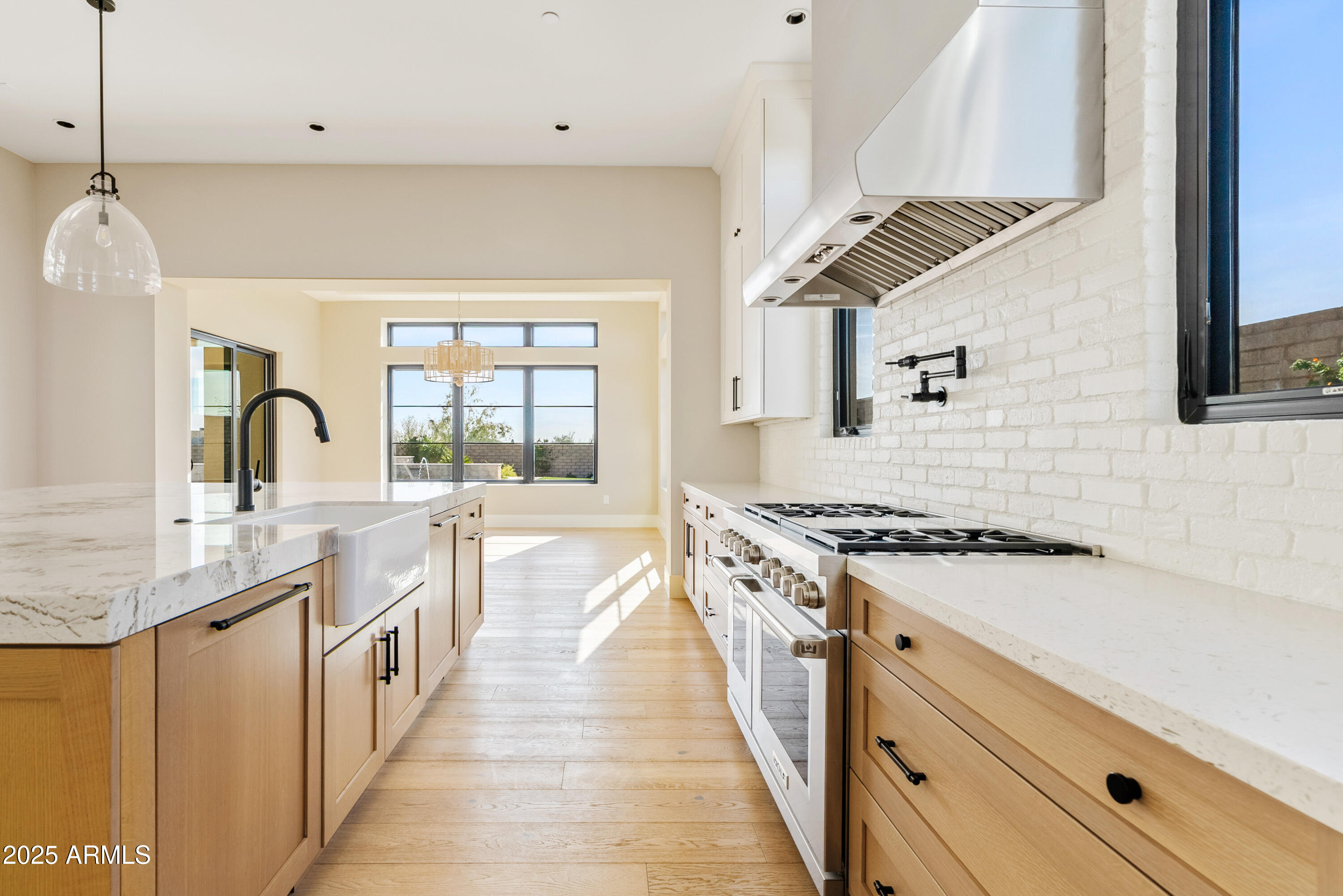 WHITE HORSE - Residential