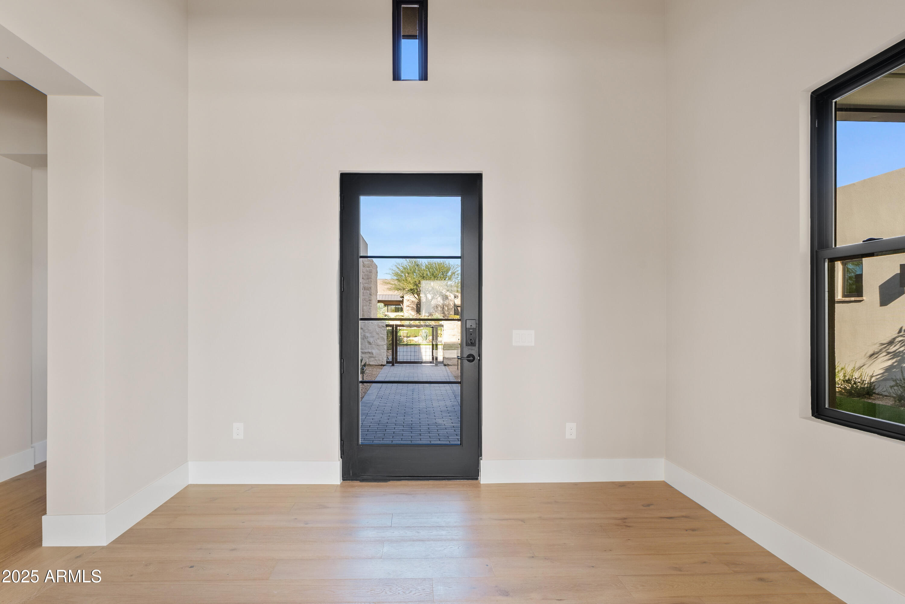 WHITE HORSE - Residential