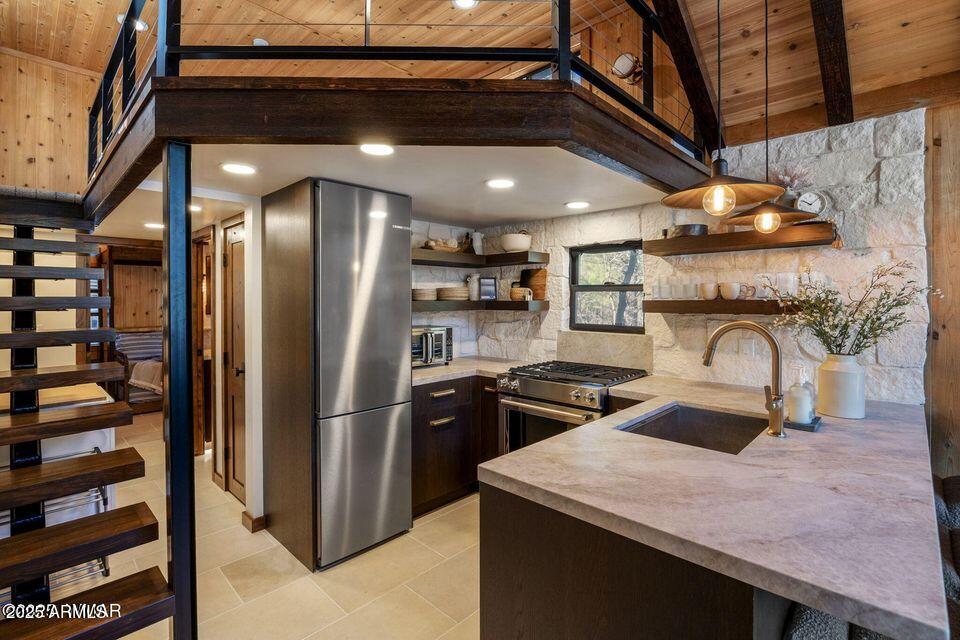 White Mountain Vacation Village - Residential