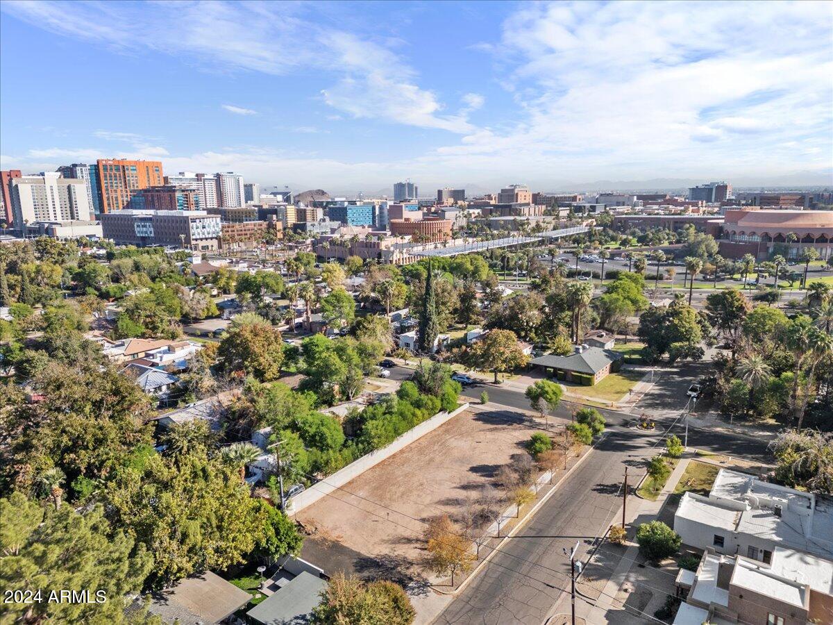 PARK TRACT - Land
