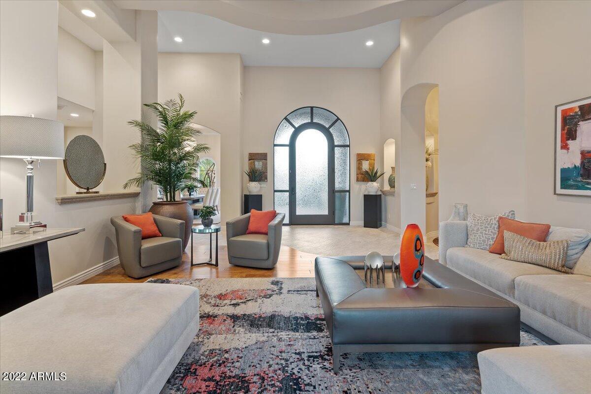 VISTA ESTANCIA - Residential