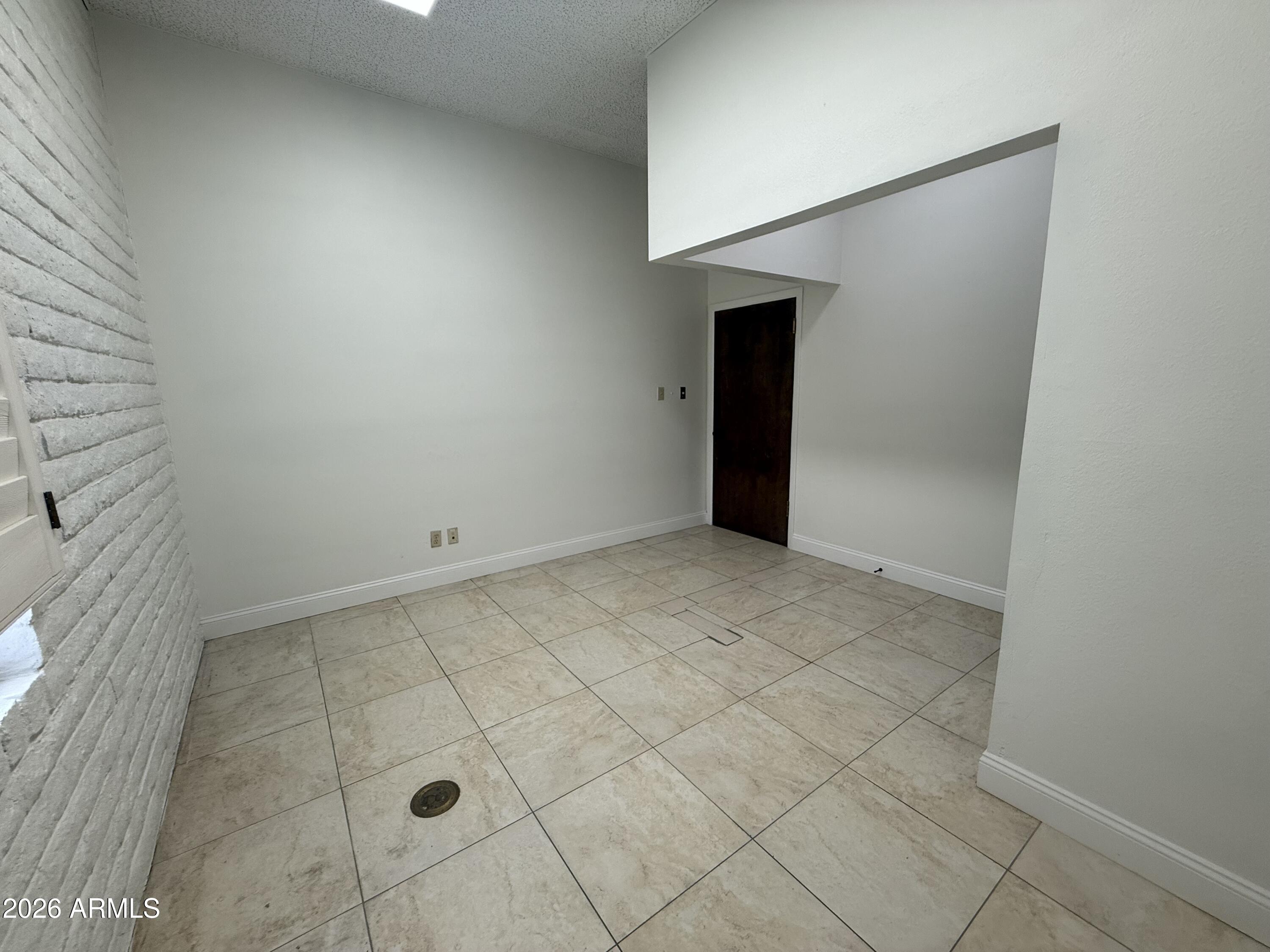 LEISURE MANOR - Commercial Lease