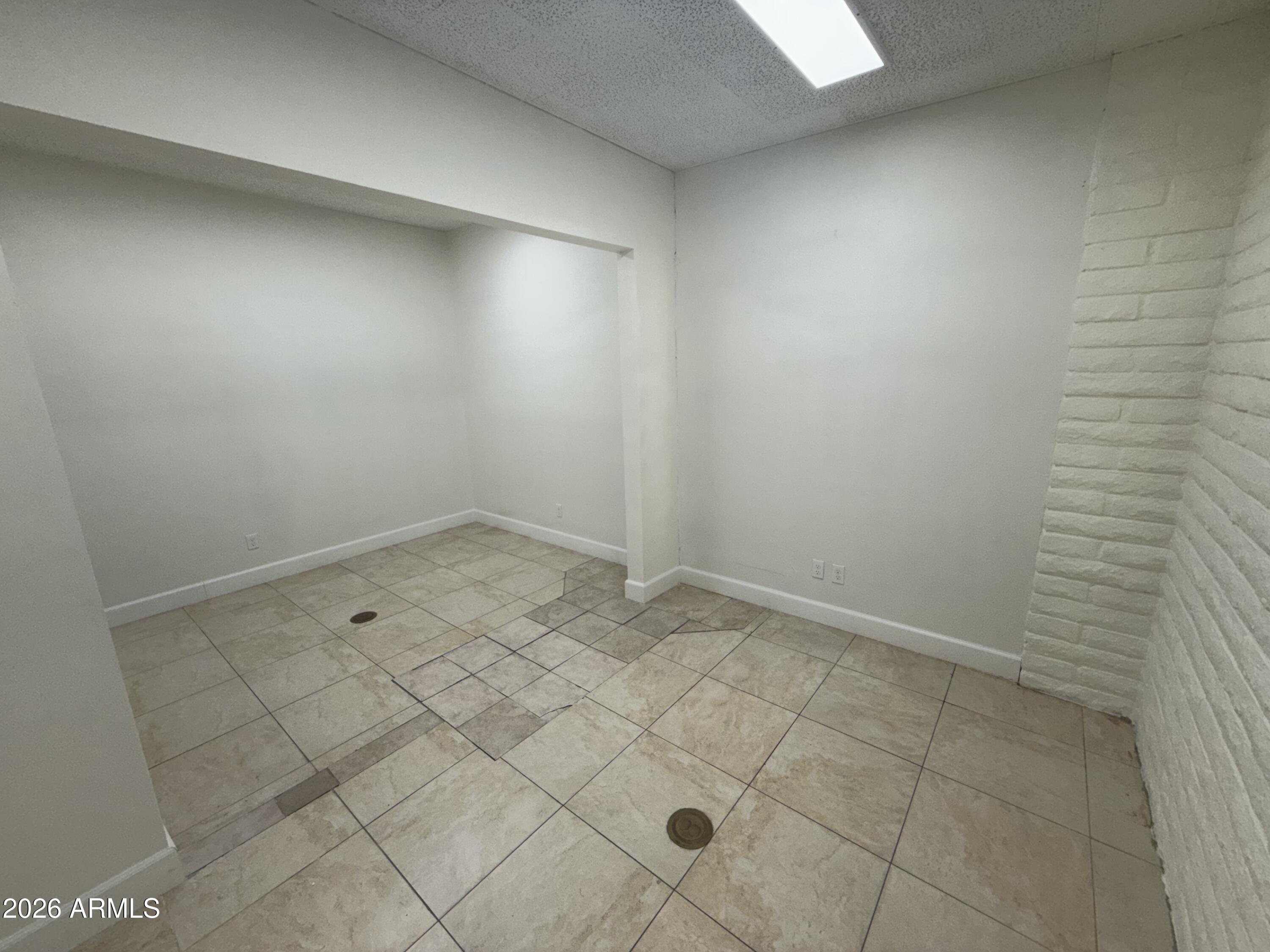 LEISURE MANOR - Commercial Lease