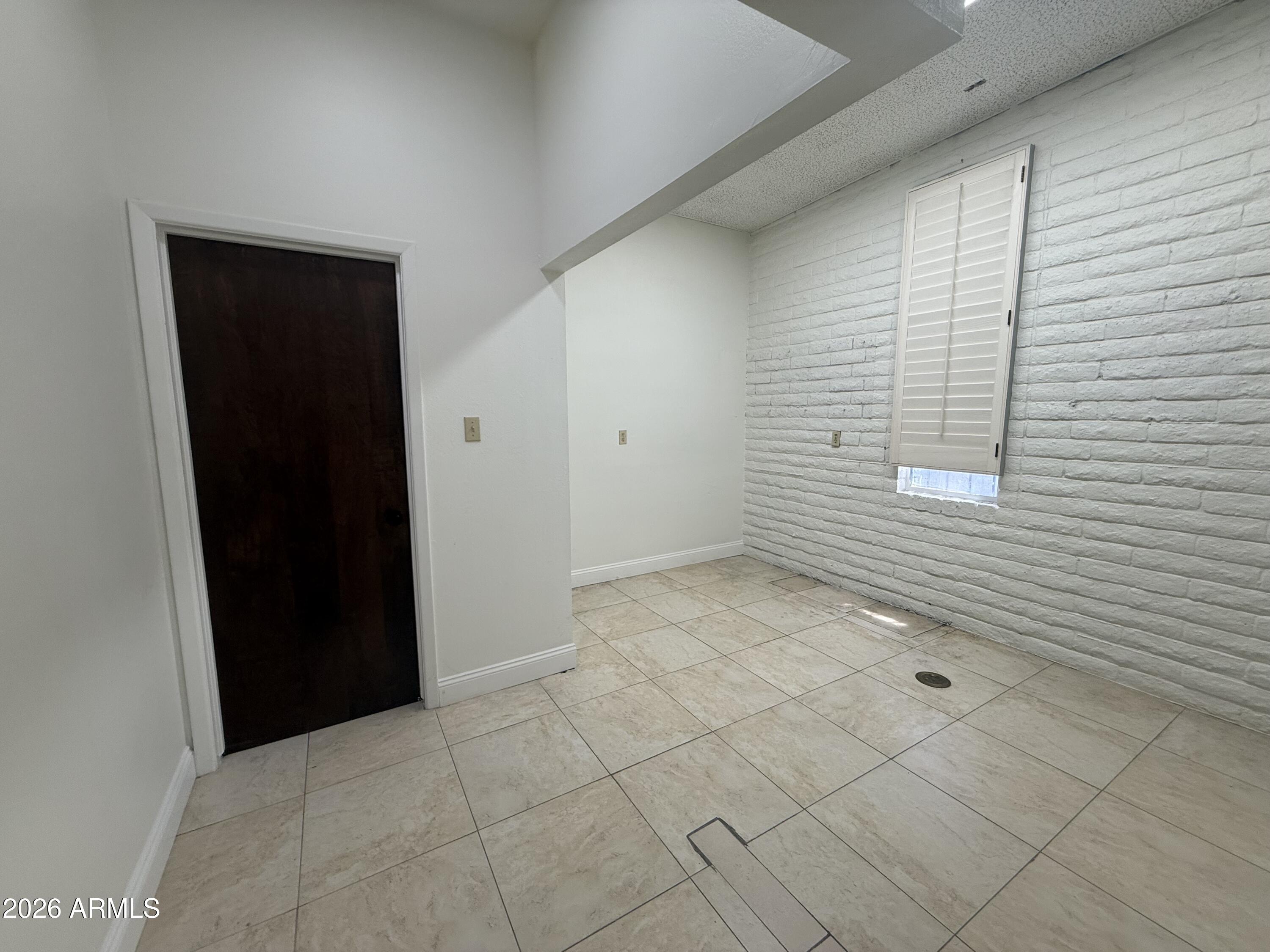 LEISURE MANOR - Commercial Lease