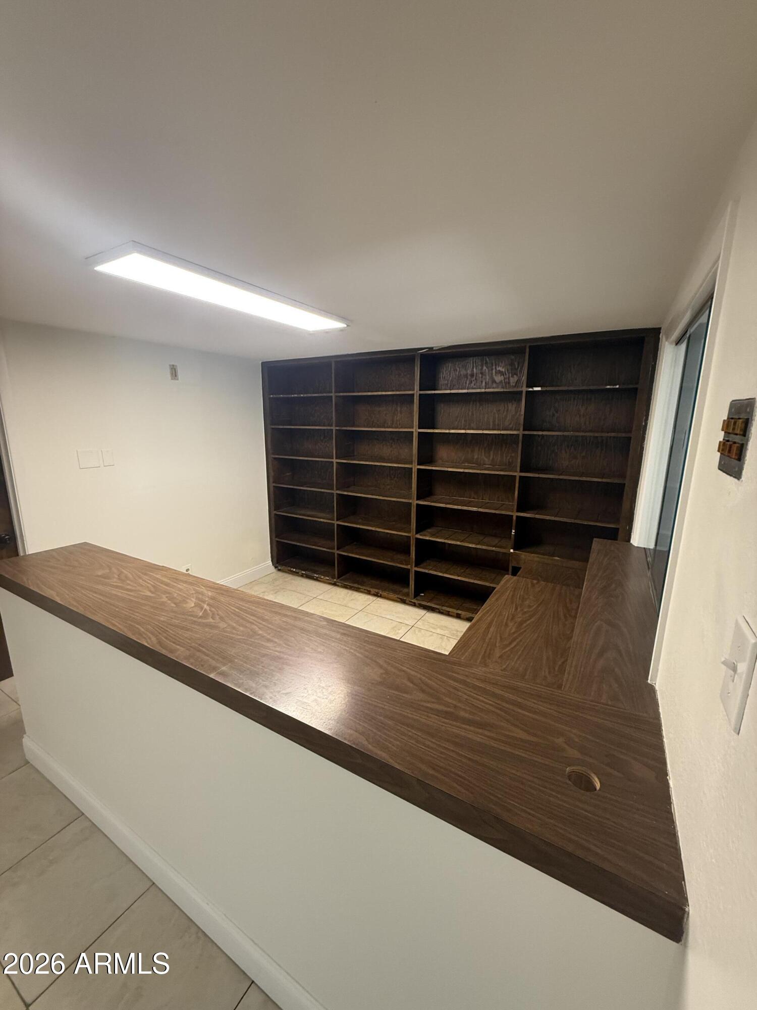 LEISURE MANOR - Commercial Lease