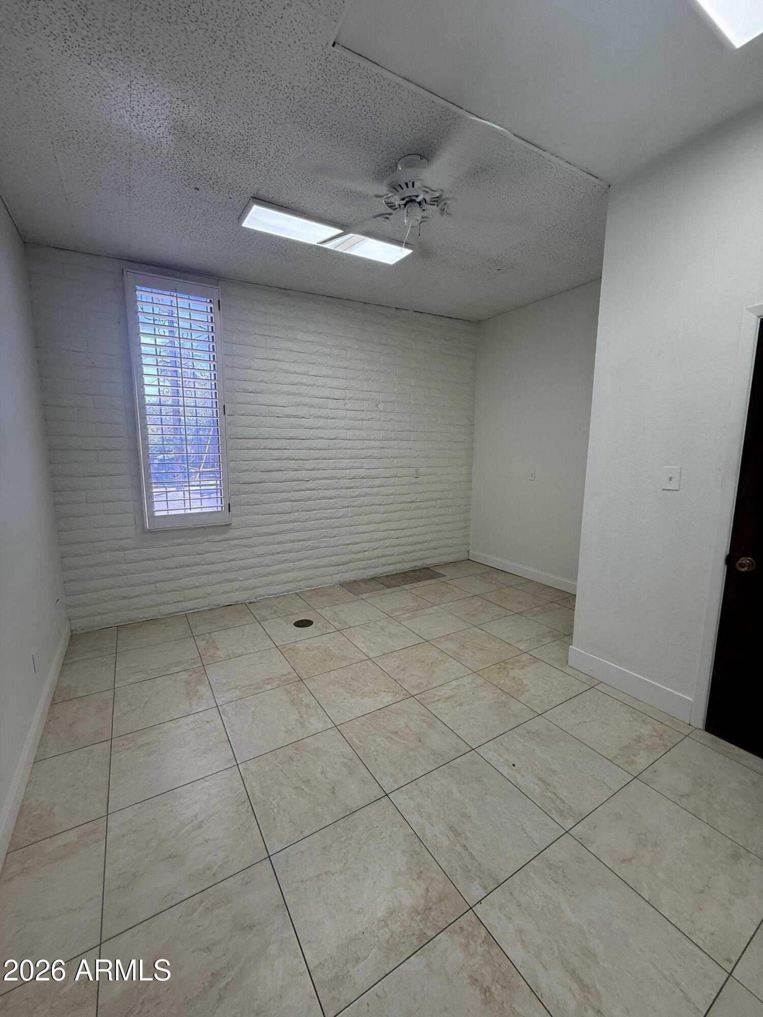 LEISURE MANOR - Commercial Lease