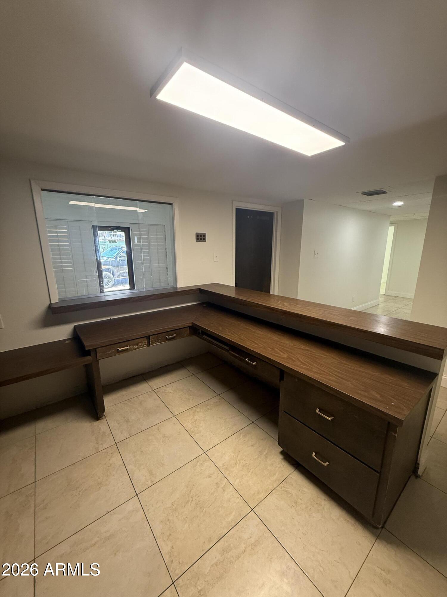 LEISURE MANOR - Commercial Lease