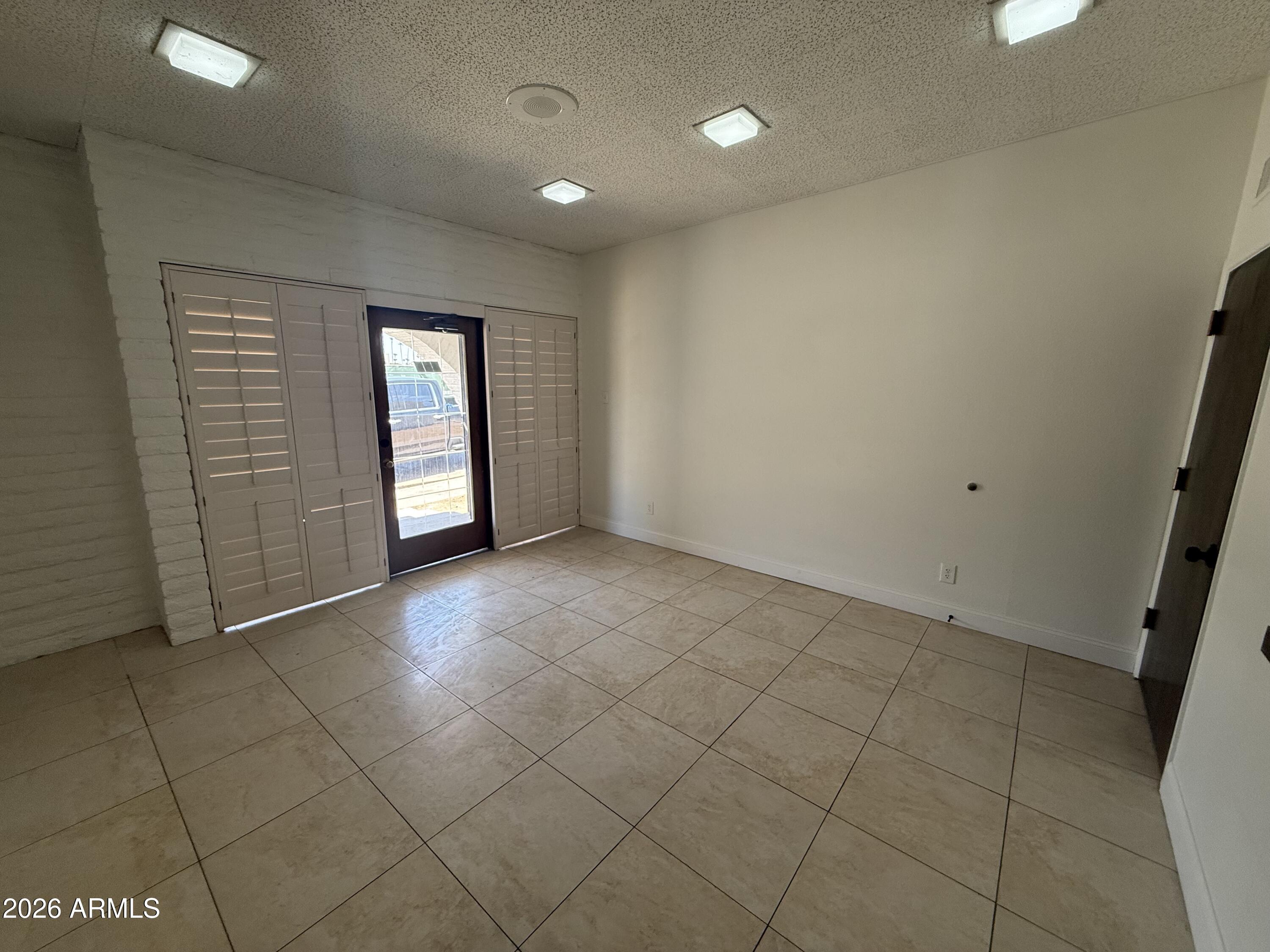 LEISURE MANOR - Commercial Lease