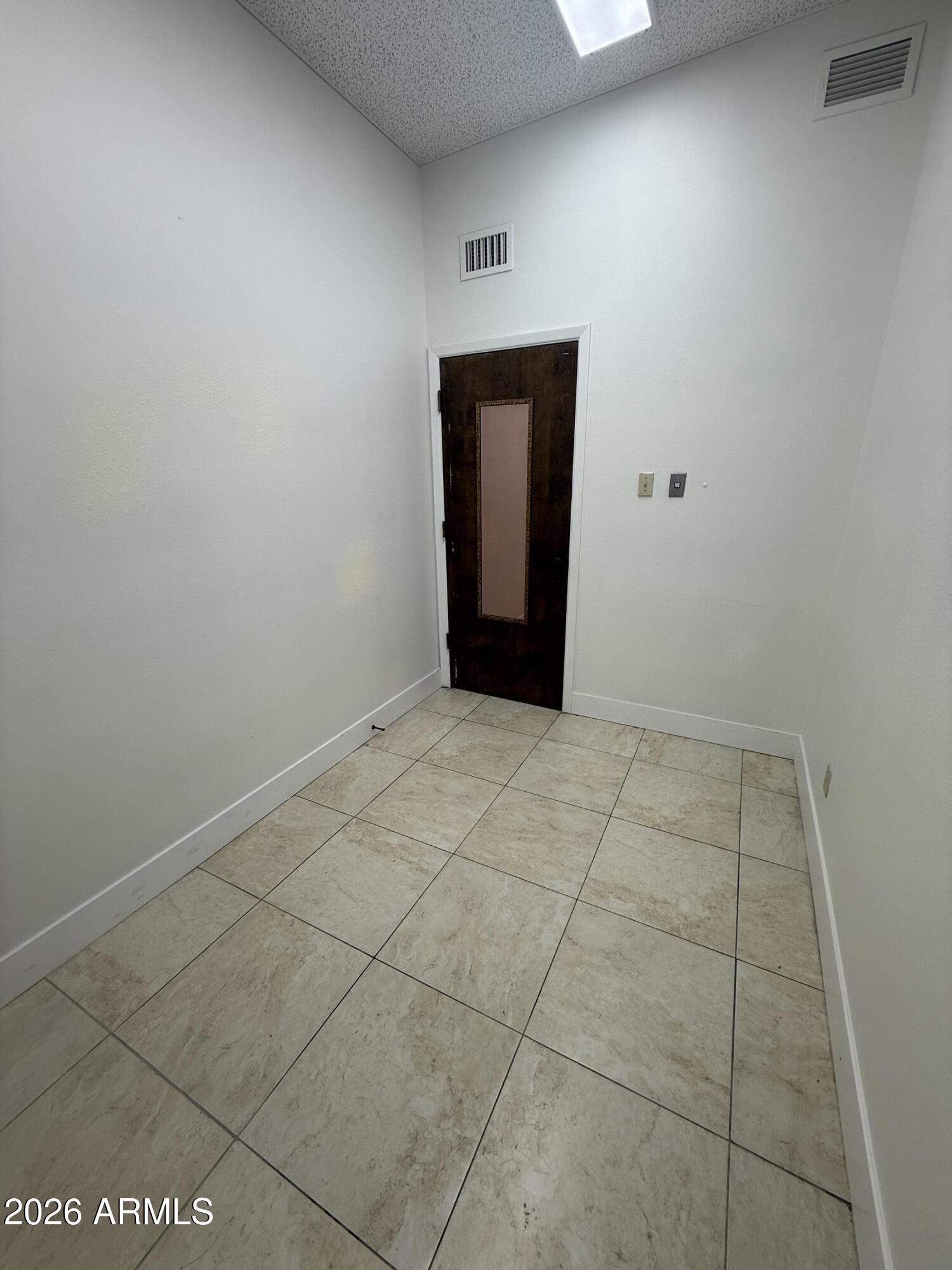 LEISURE MANOR - Commercial Lease