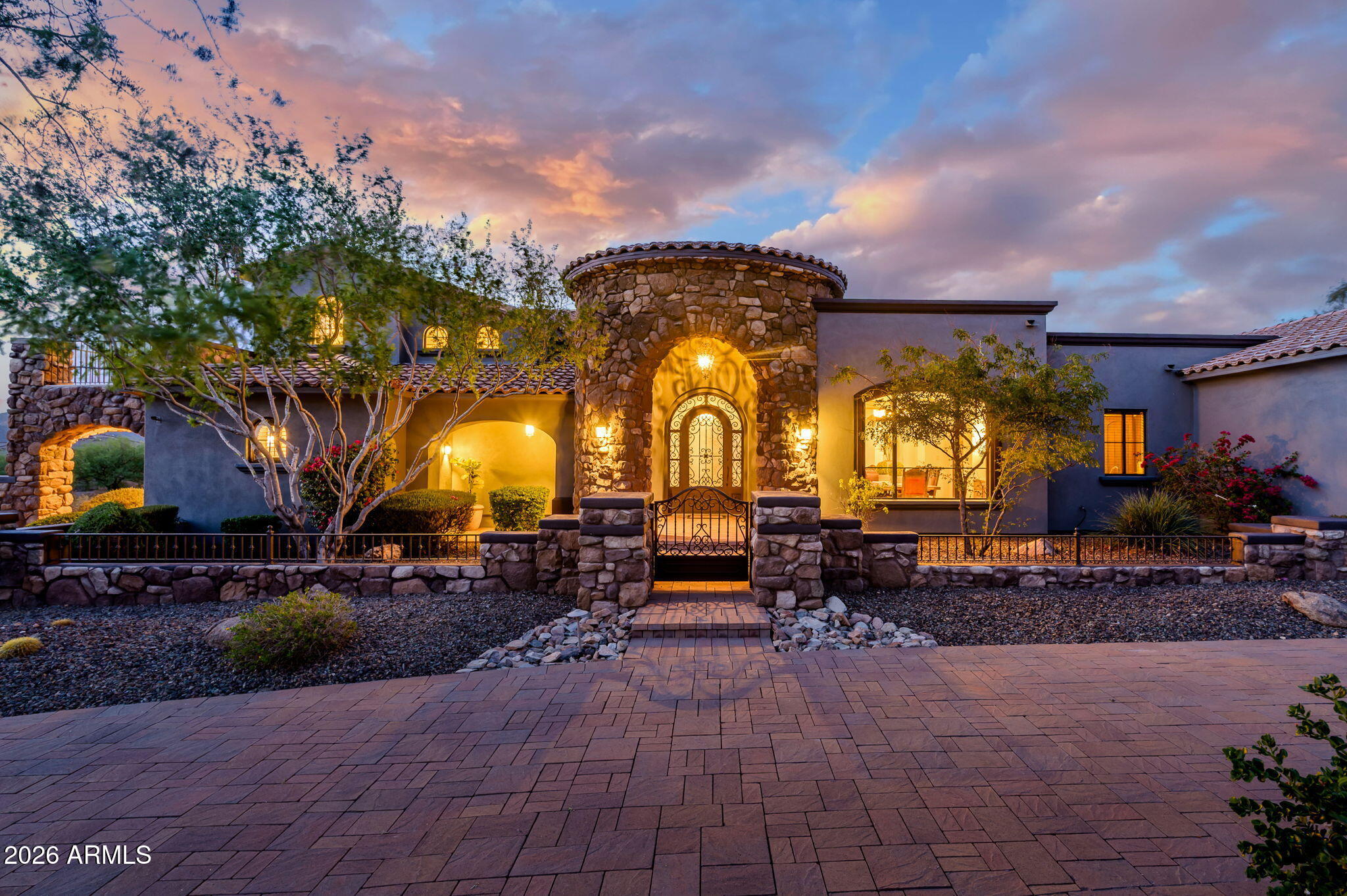 SIERRA HILLS - Residential