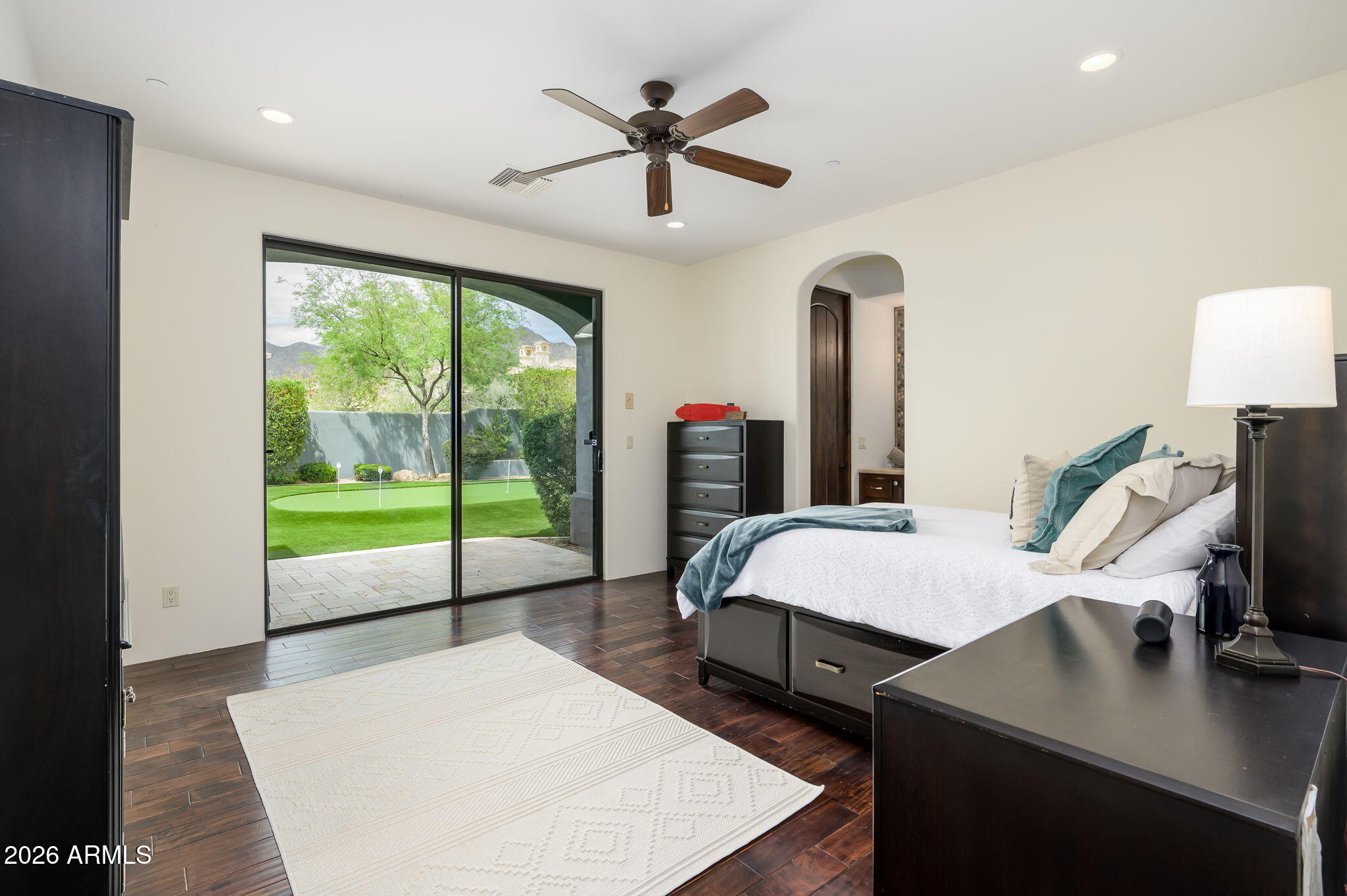 SIERRA HILLS - Residential