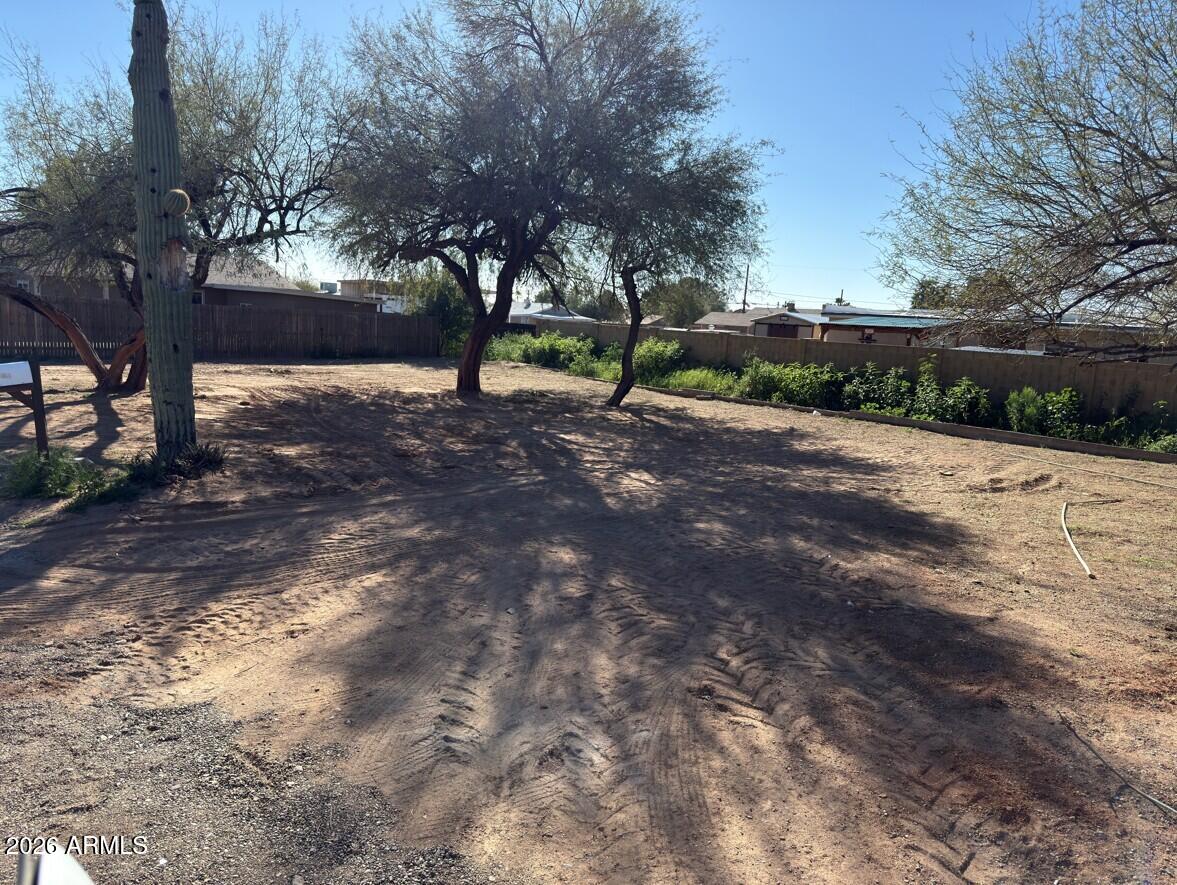 HUGHES PLACE - Land