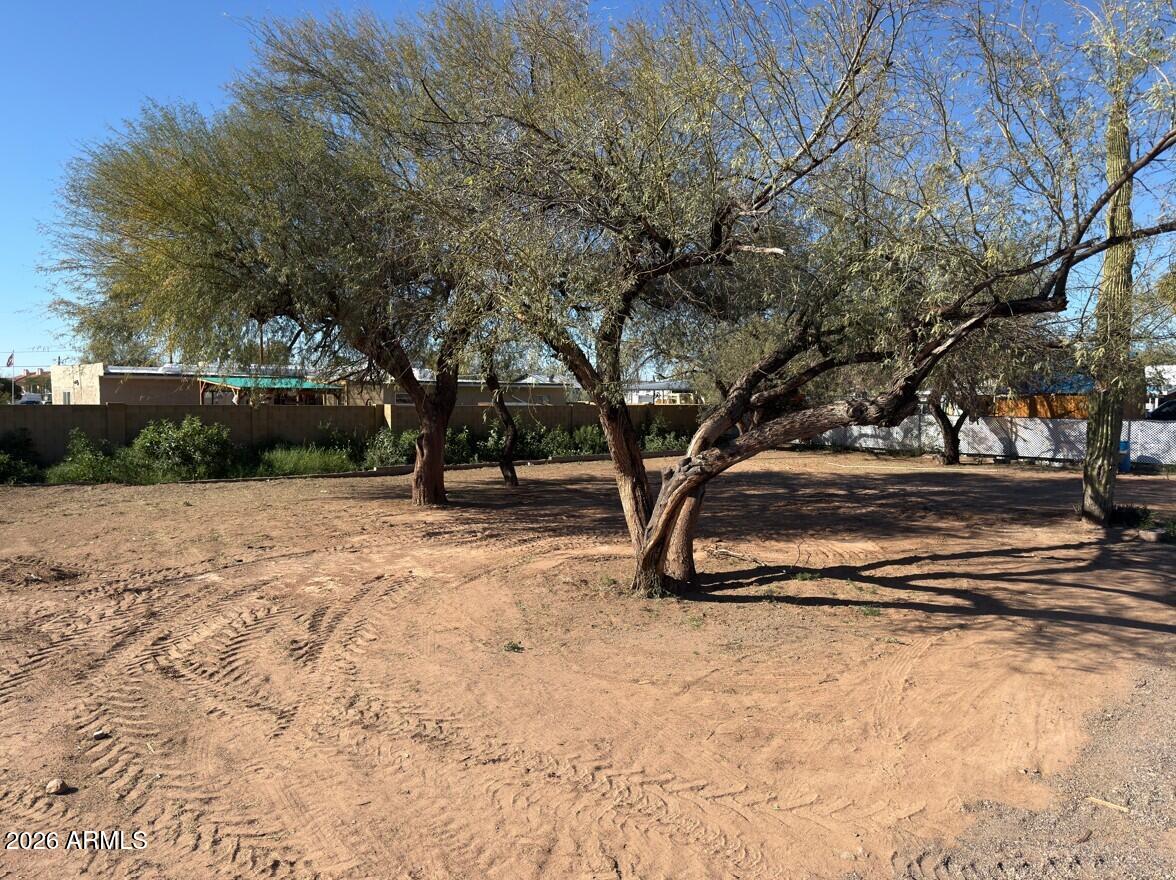 HUGHES PLACE - Land