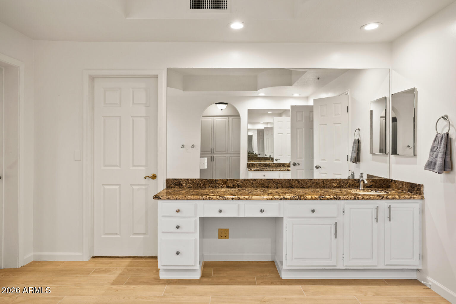 SCOTTSDALE RANCH 15 LOT 1-52 TR A-C - Residential