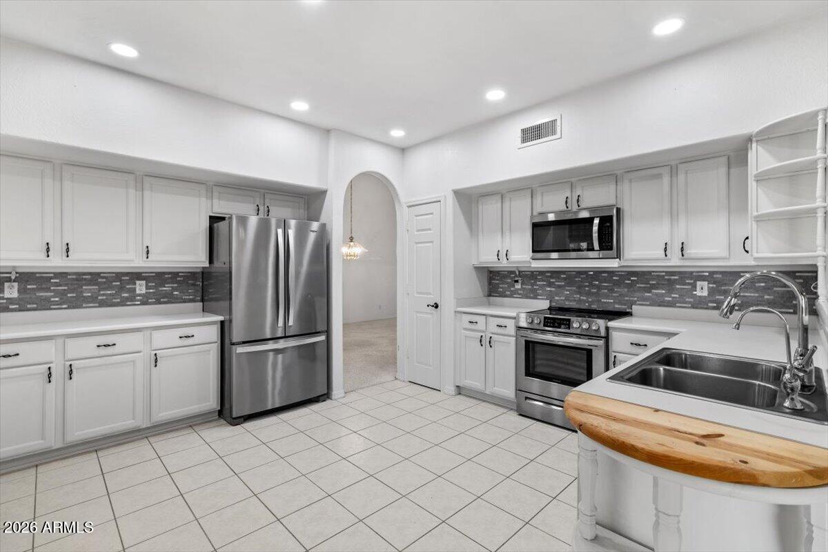 RED MOUNTAIN ESTATES LOT 1-8 9-149 TR A-C - Residential
