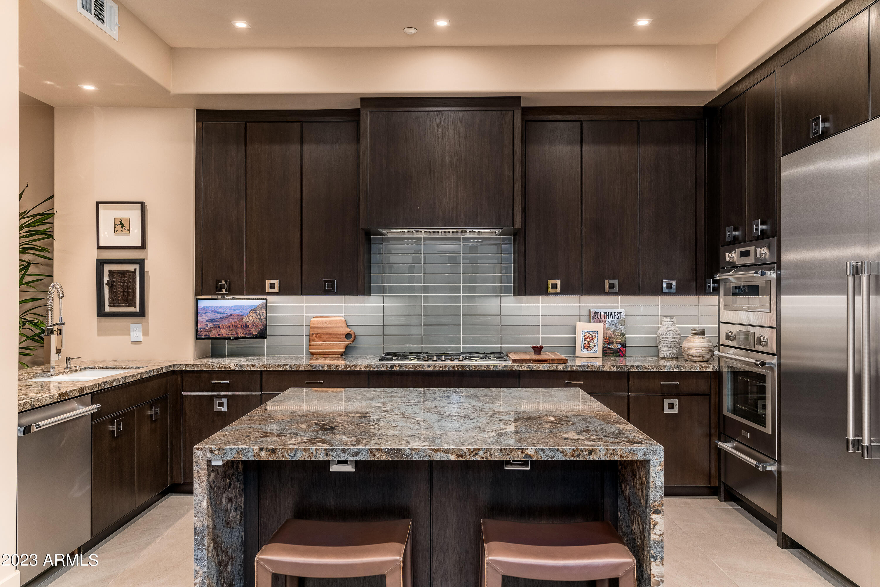 DC RANCH - Residential