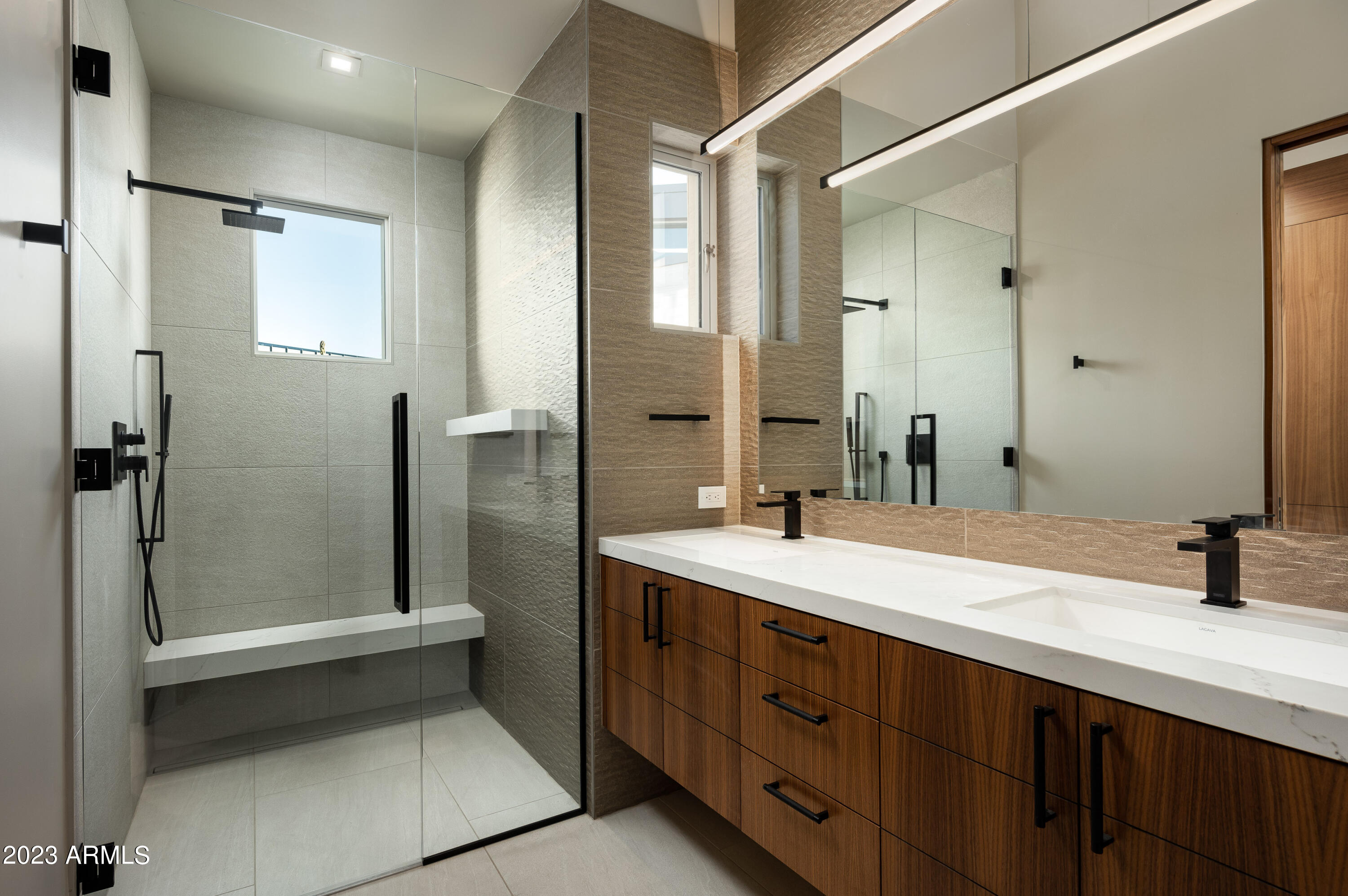 ESTANCIA - Residential